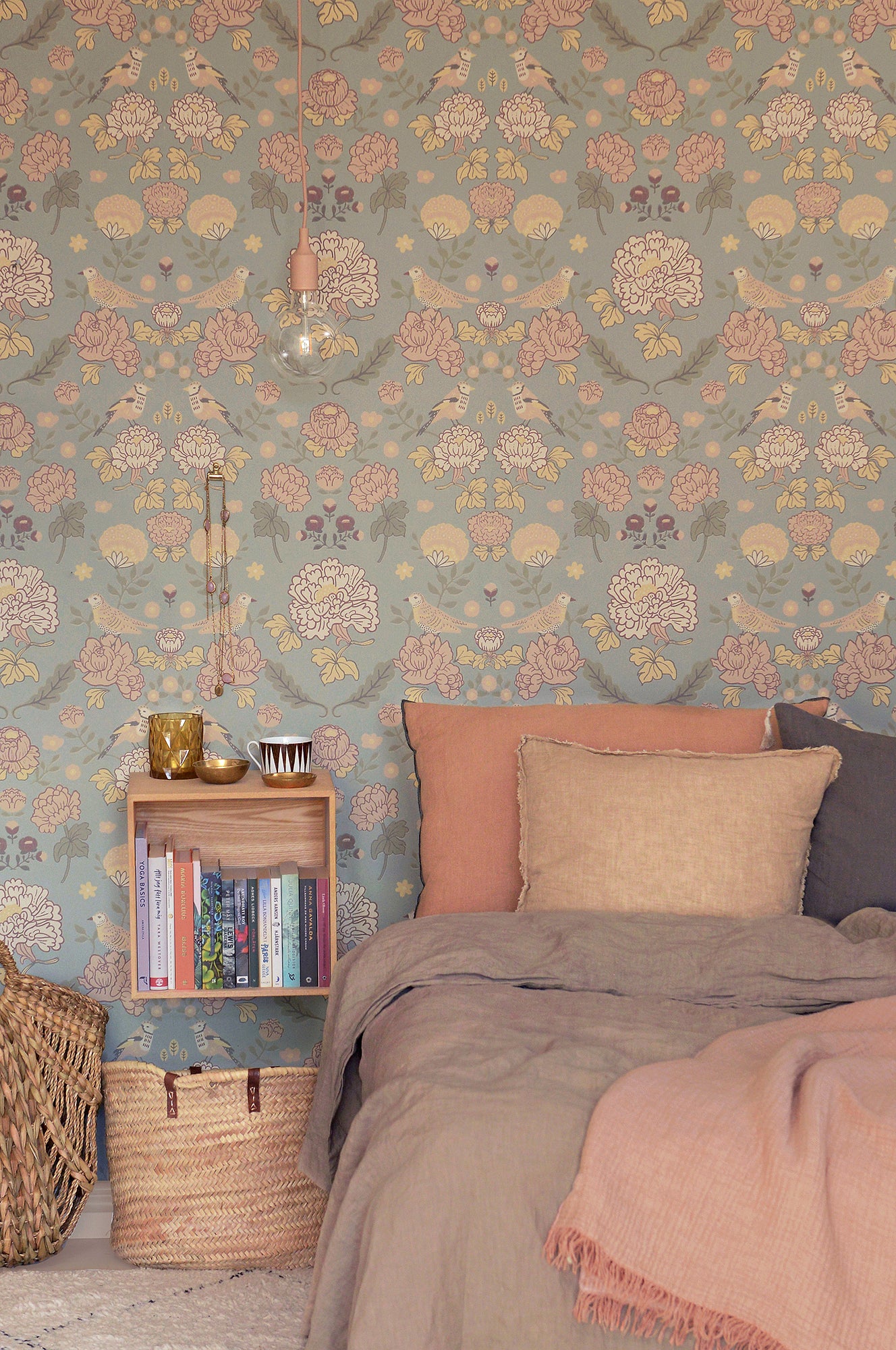 June Saga Green Wallpaper - Majvillan