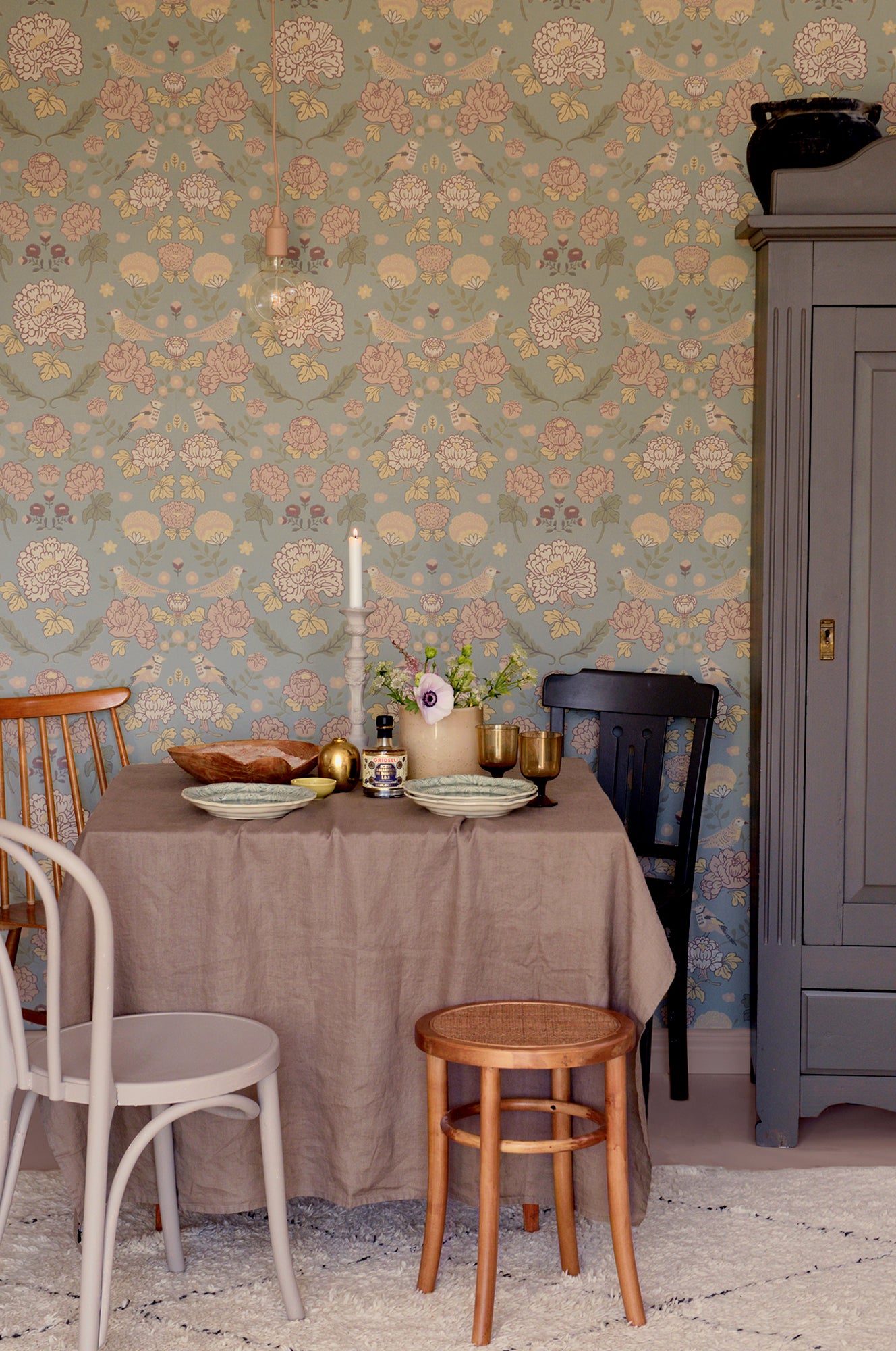 June Saga Green Wallpaper - Majvillan