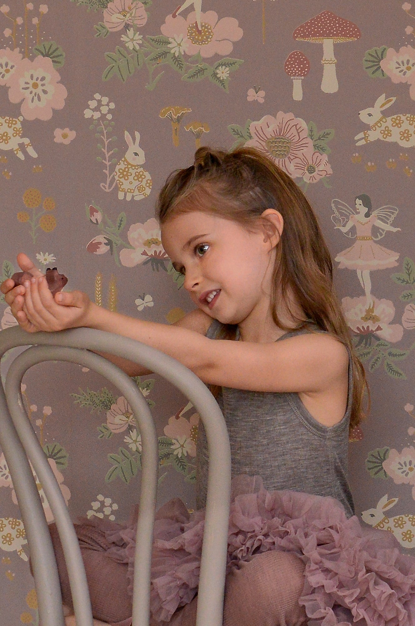 Old Garden Plum Wallpaper - Majvillan