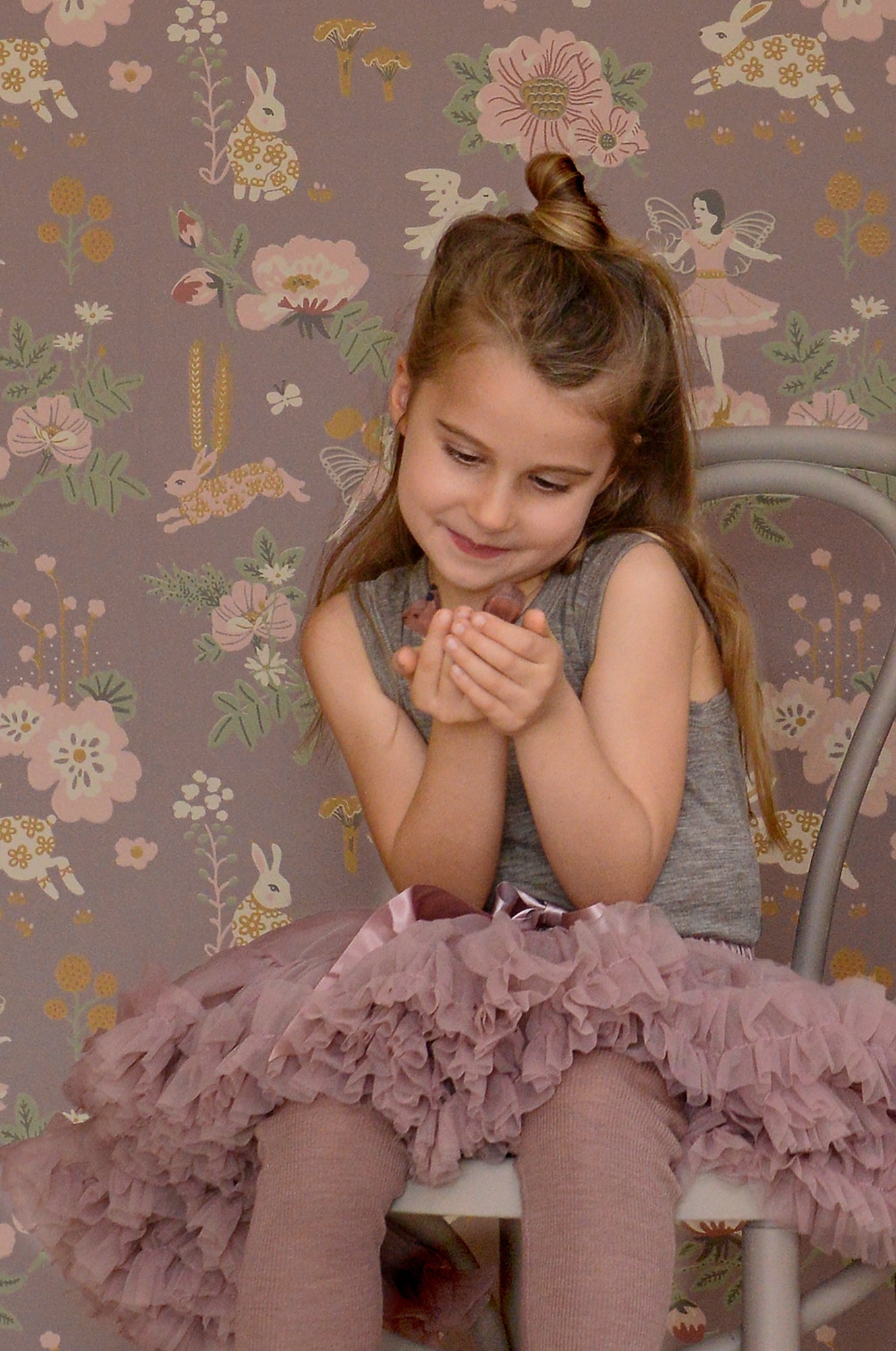 Old Garden Plum Wallpaper - Majvillan