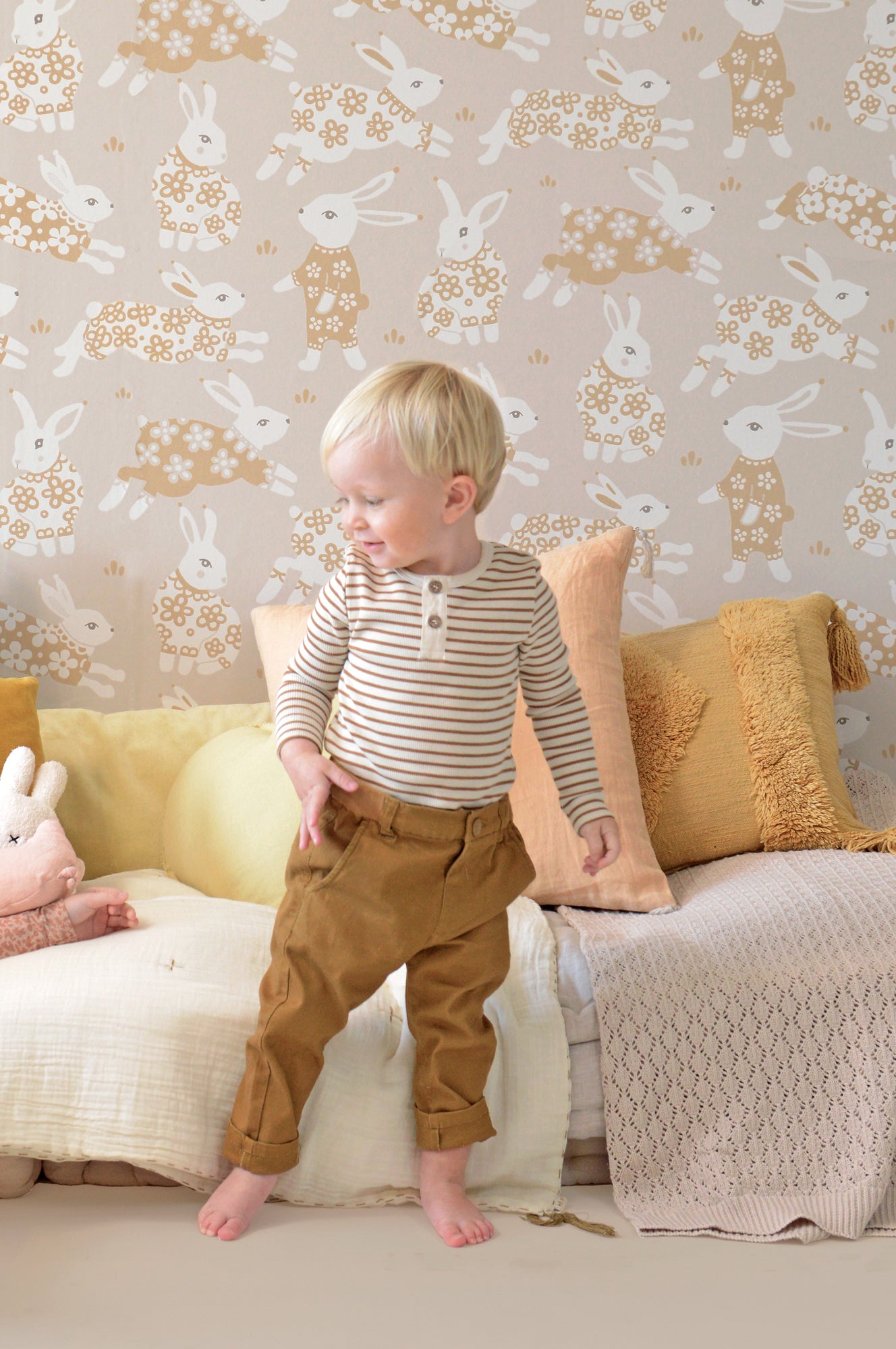 Garden Party Sandy Grey Wallpaper - Majvillan