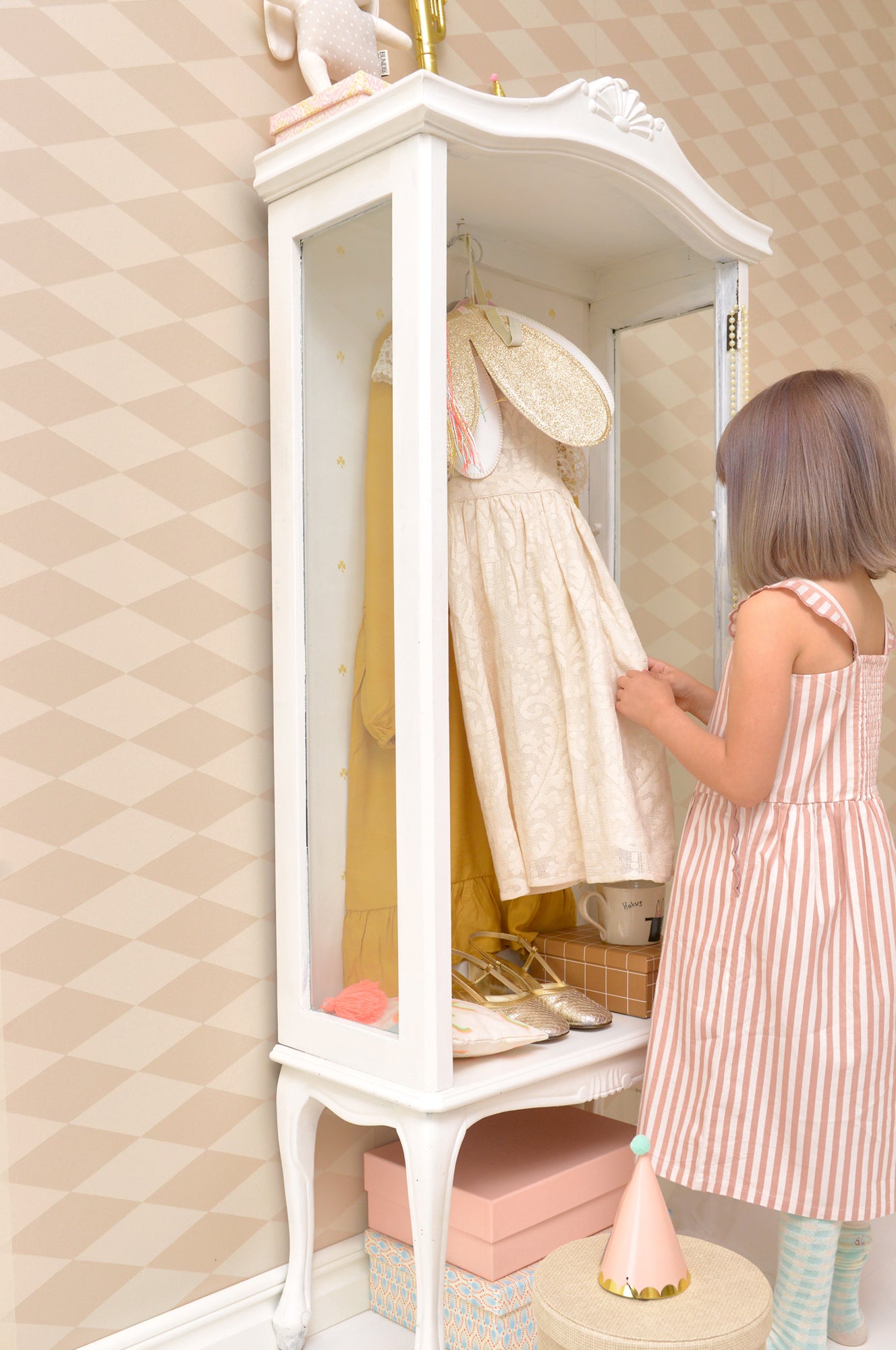 Copenhagen Beige Pink Wallpaper - Majvillan