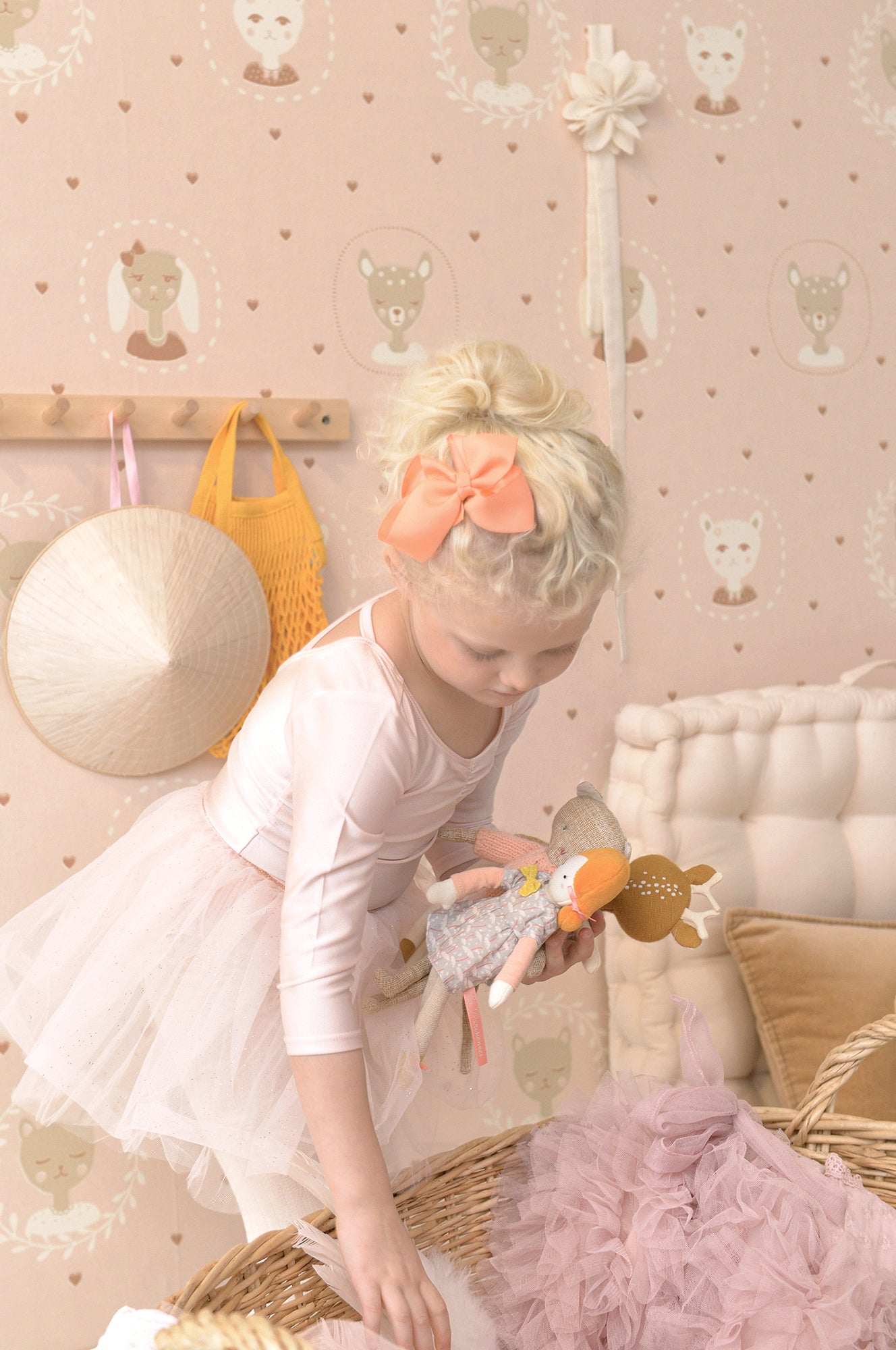 Hearts Dusty Warm Pink Wallpaper - Majvillan