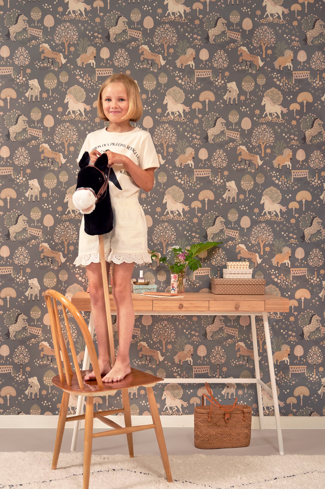 My Sweet Pony Stone Grey Wallpaper - Majvillan