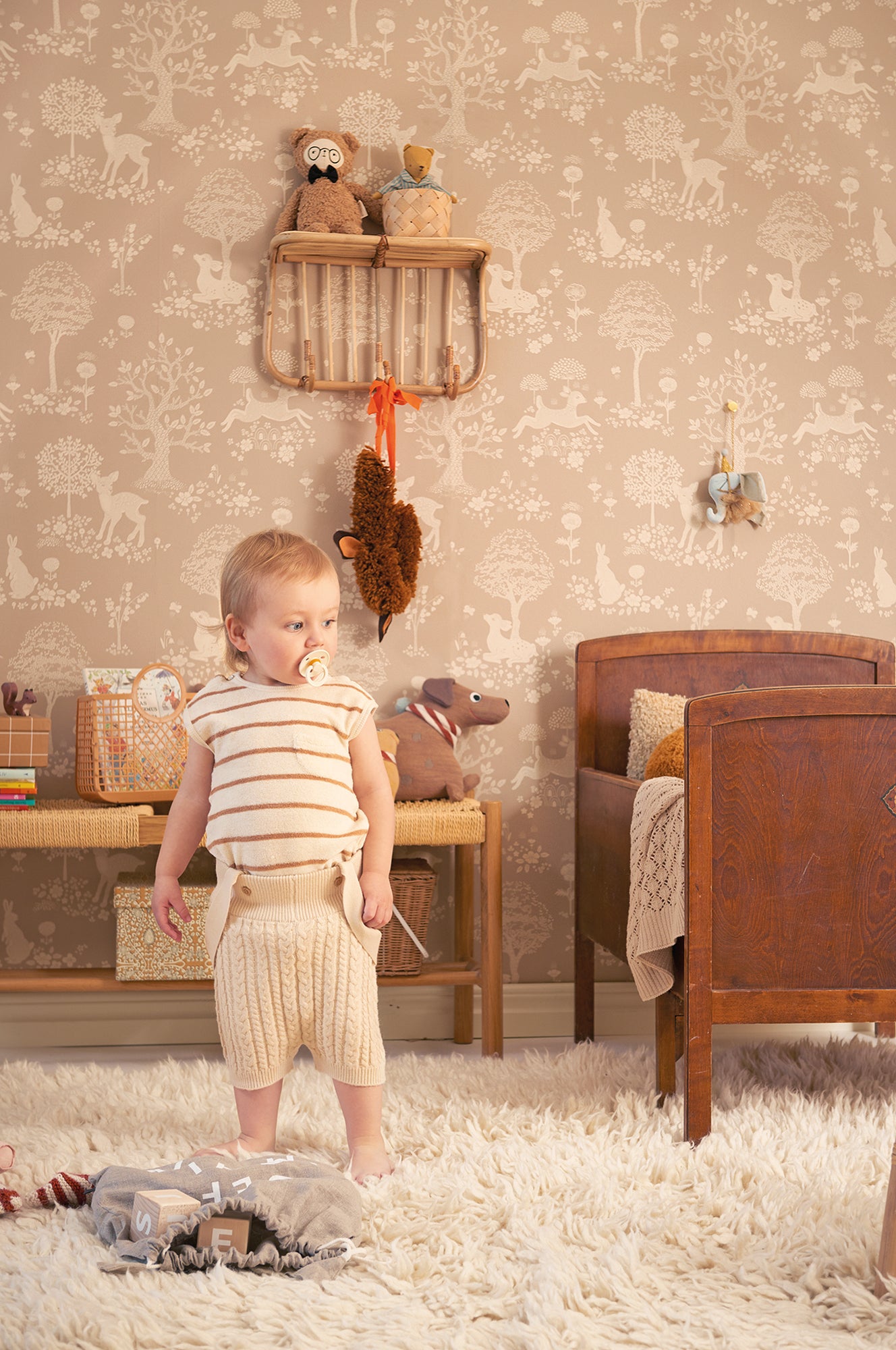 Summer Fields Soft Brown Wallpaper - Majvillan