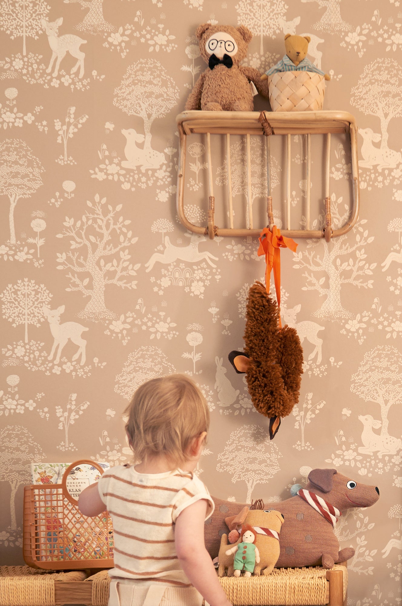 Summer Fields Soft Brown Wallpaper - Majvillan