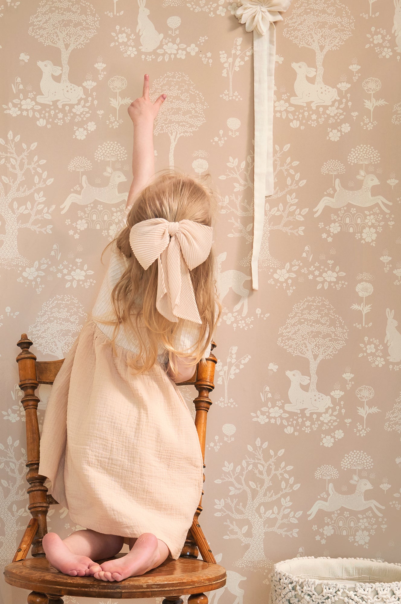 Summer Fields Dusty Pink Wallpaper - Majvillan