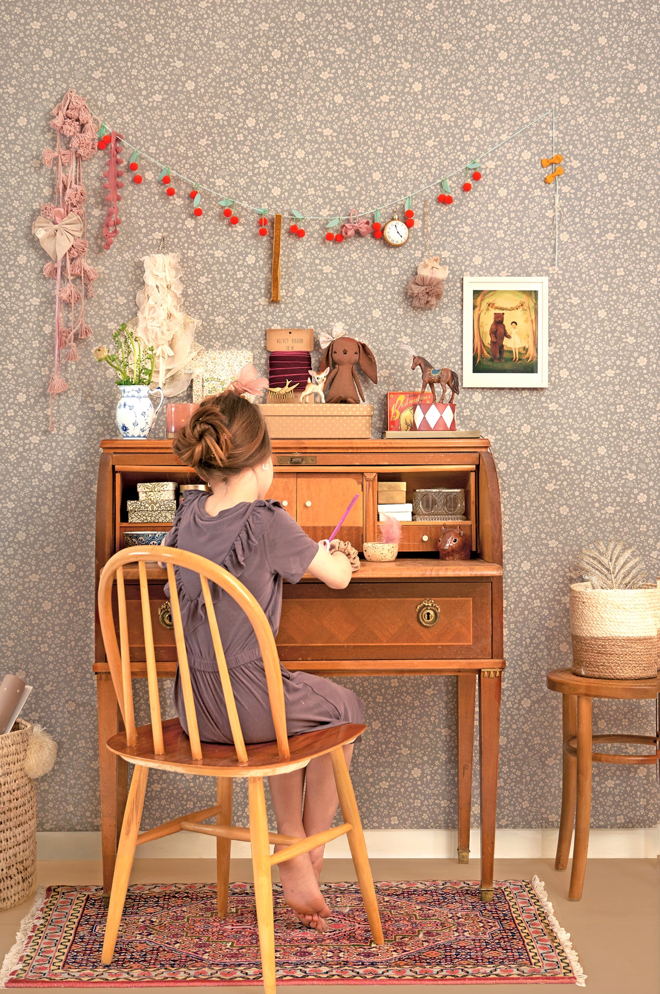 Flora Dusty Blue Wallpaper - Majvillan