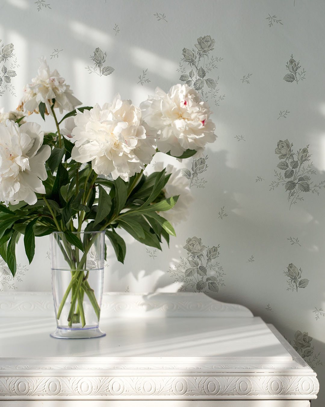 16005 - Rosmarie Wallpaper - White/Gray - Midbec