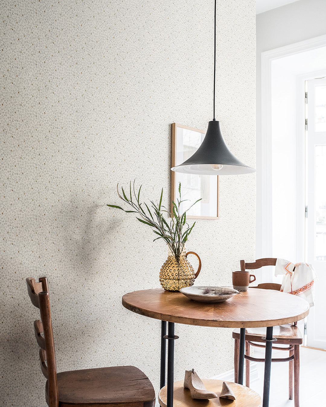 28010 - Clover Wallpaper - Beige - Midbec