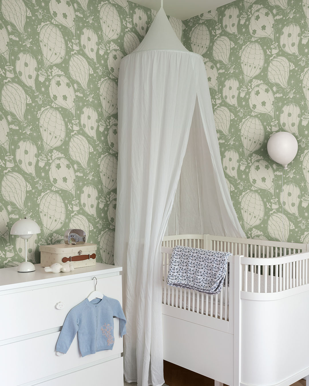 29004 - Ballongerna Wallpaper - Olive - Midbec