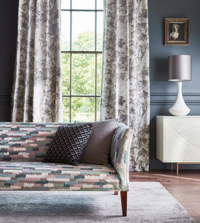 Oiseaux De Paradis Fabric - Gray - Zoffany