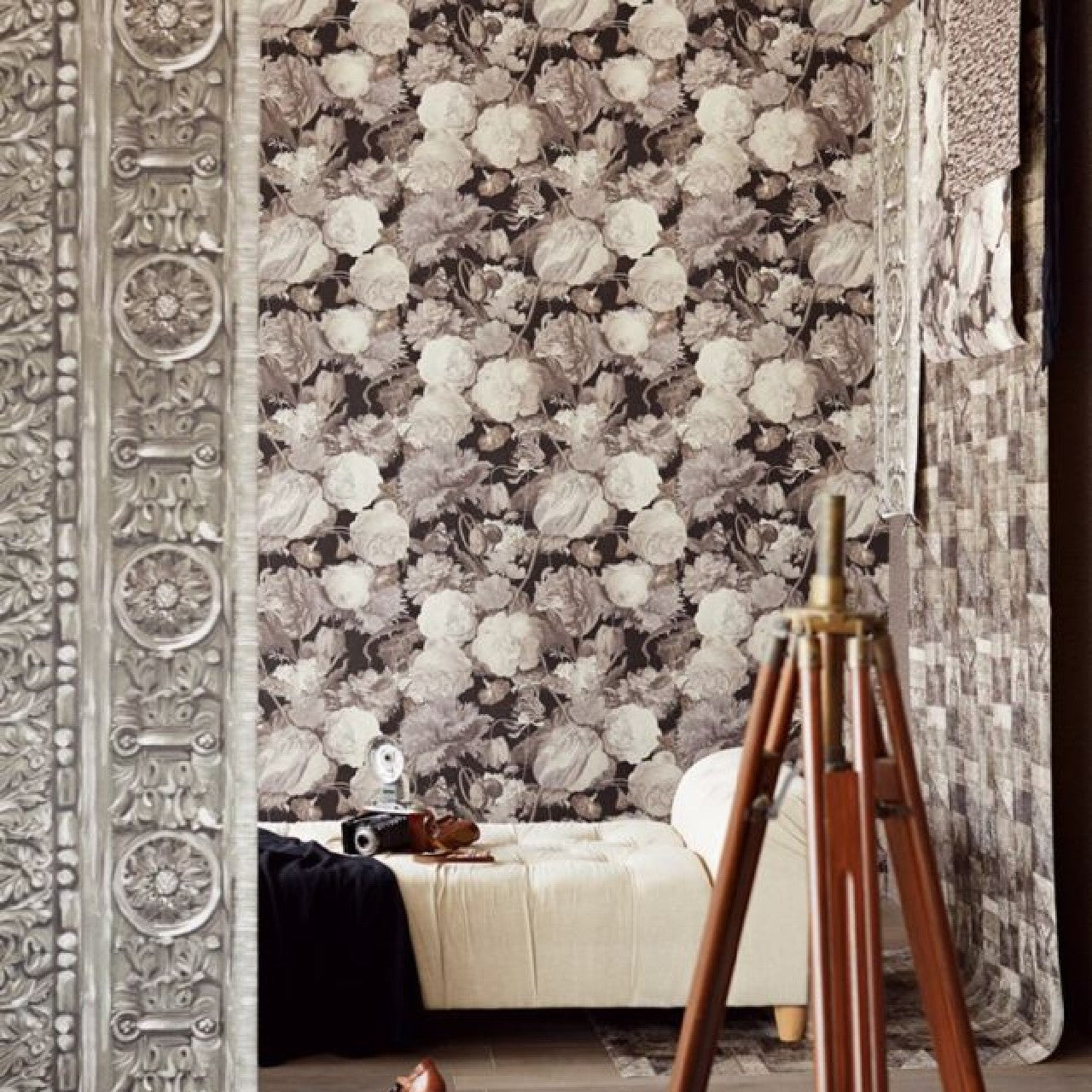 358001 - Flower Show Masterpiece Wallpaper - Grey - Eijffinger