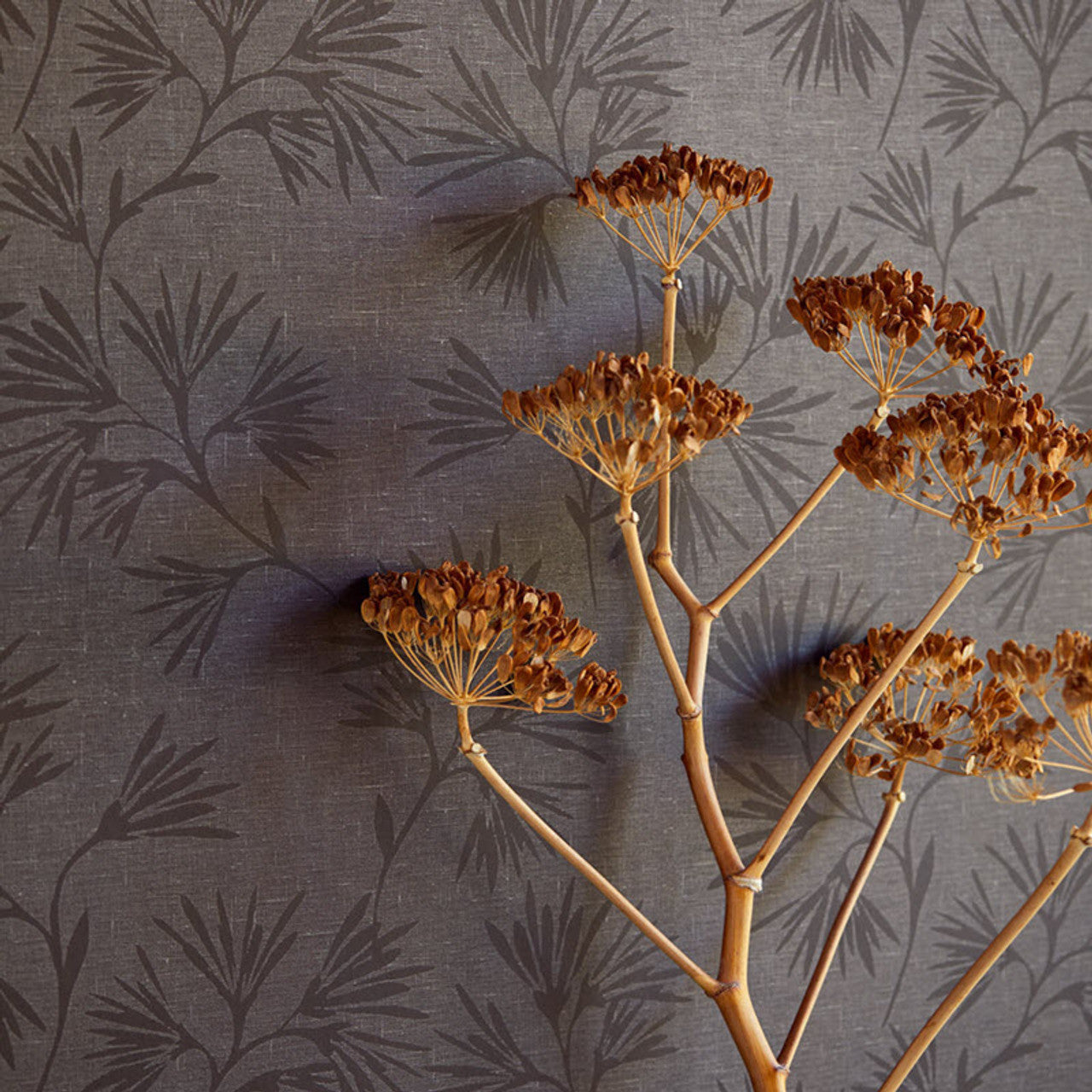 386551 - Enso Floral Style Wallpaper - Black - Eijffinger