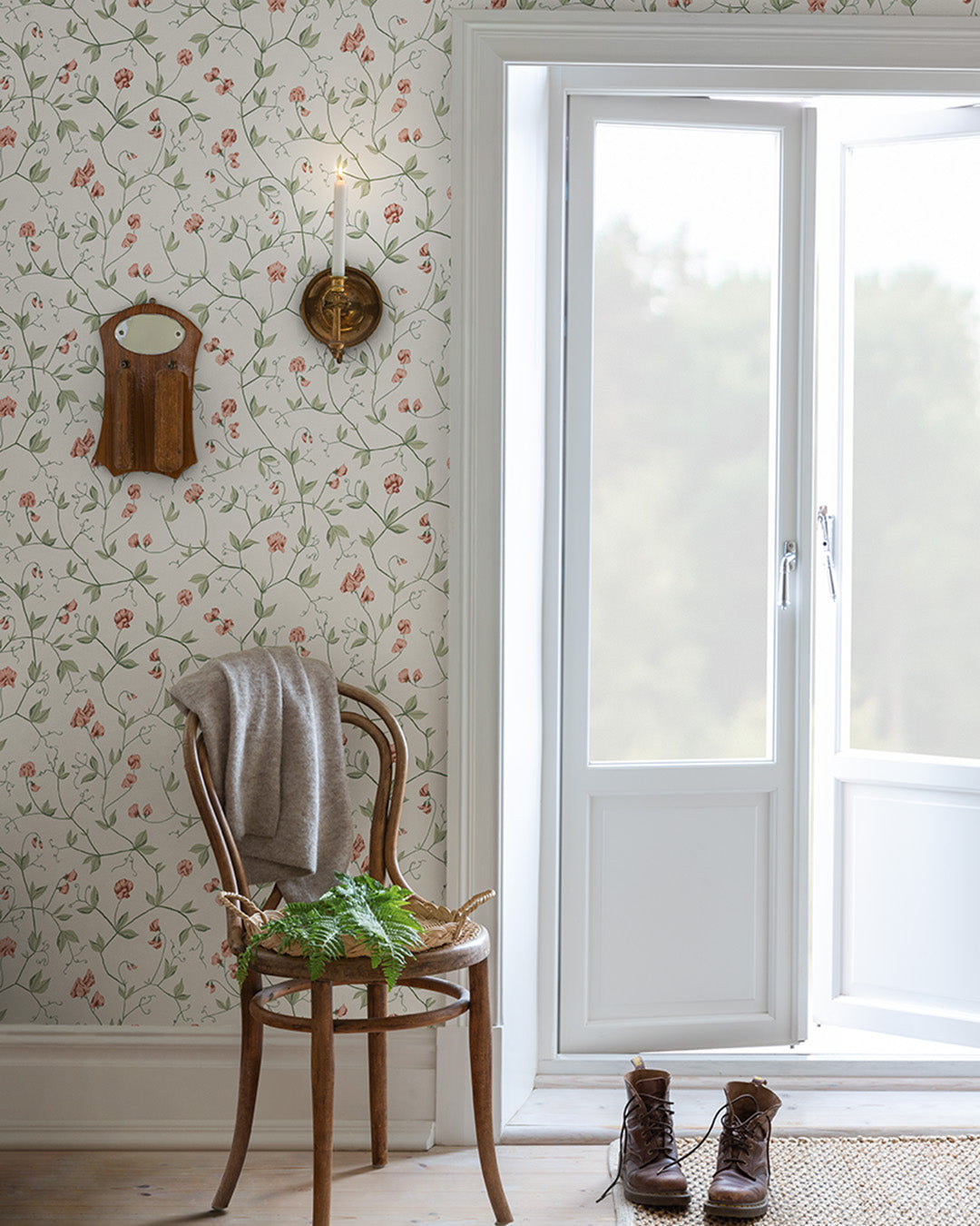 39032 - Juliet Wallpaper - White - Midbec