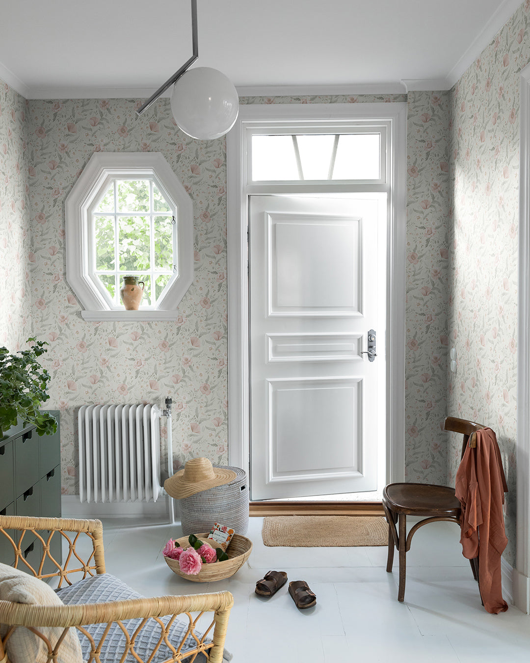 43117 - Tradgardsblommor Wallpaper - Light Blue - Midbec