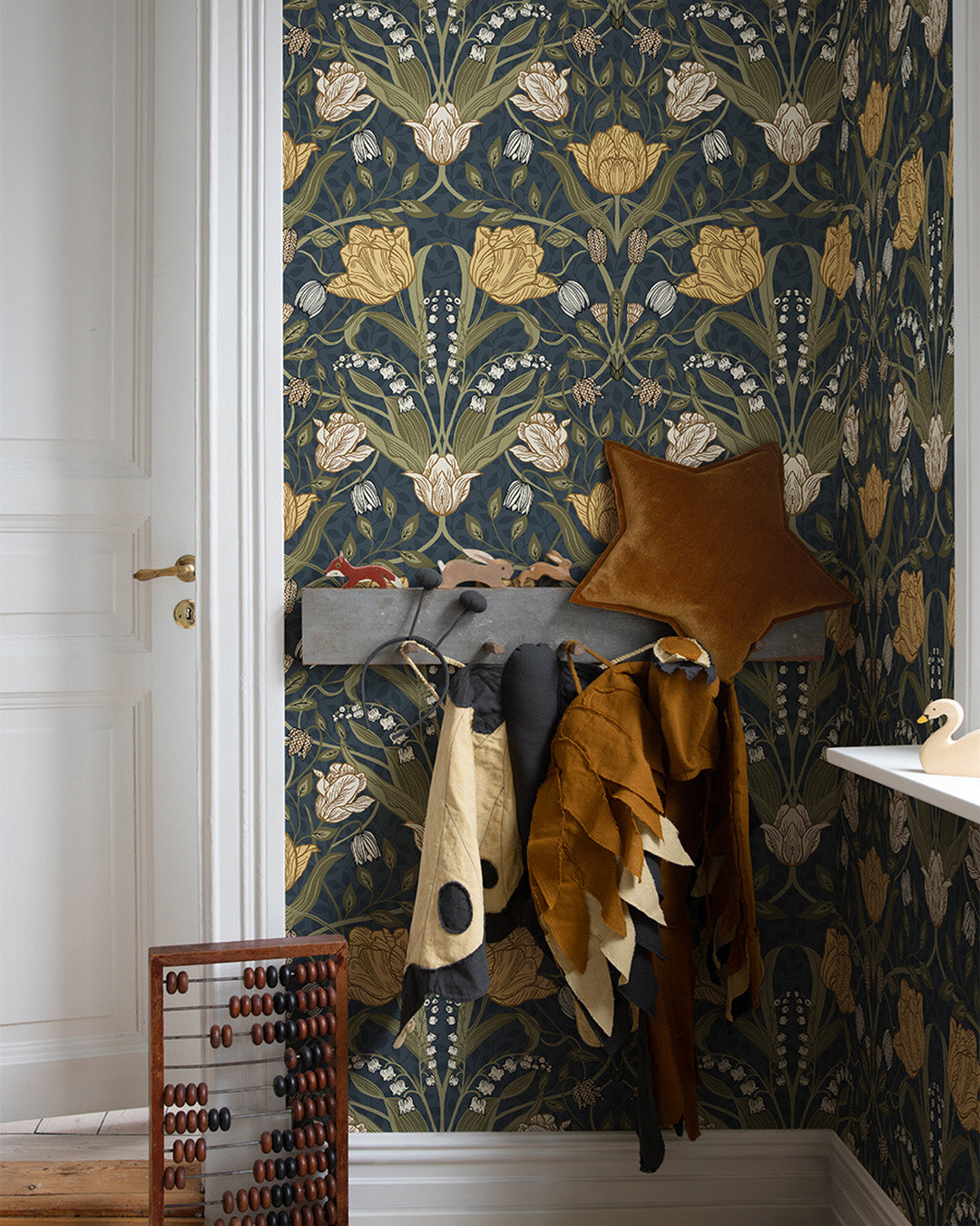 44106 - Filippa Wallpaper - Dark Blue - Midbec