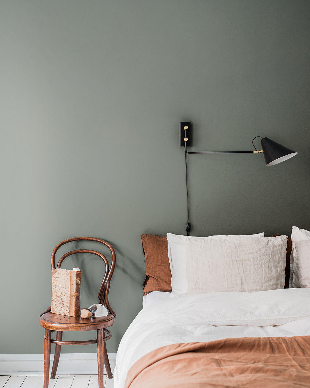 77002 - Avokado Wallpaper - Green - Midbec