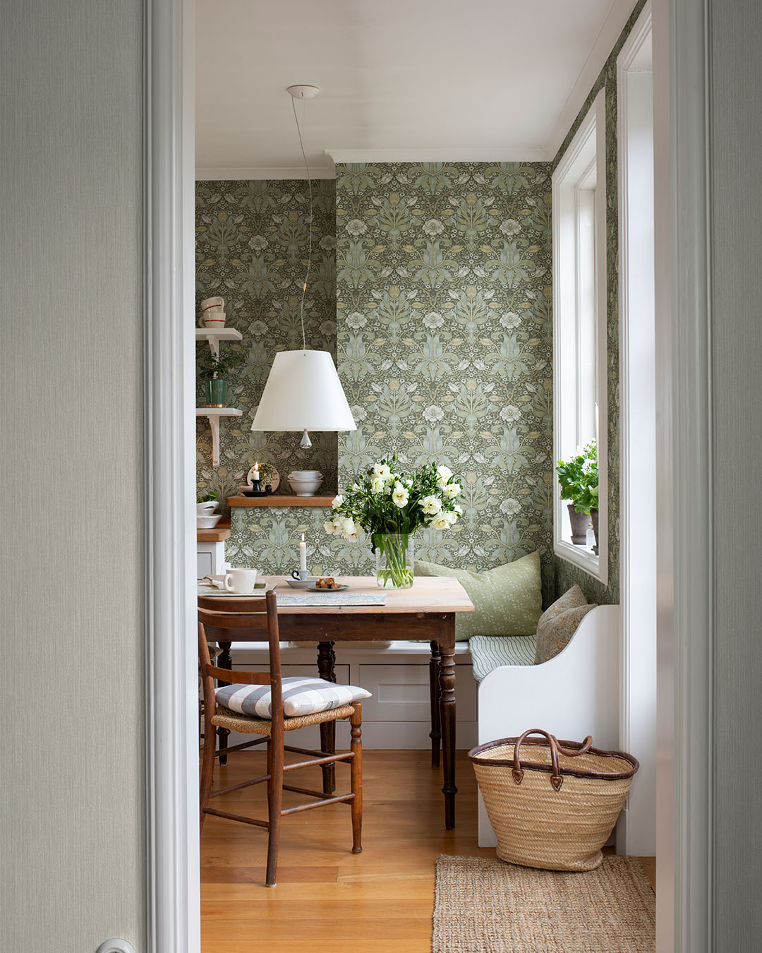 82067 - Spring Thicket Wallpaper - Green / White - Midbec