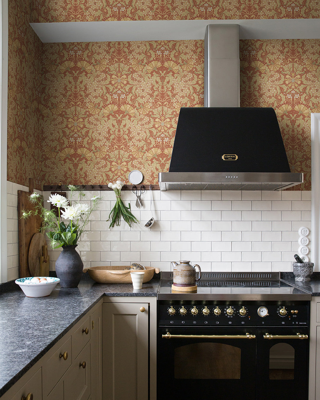 83114 - Ojvind Wallpaper - Red - Midbec