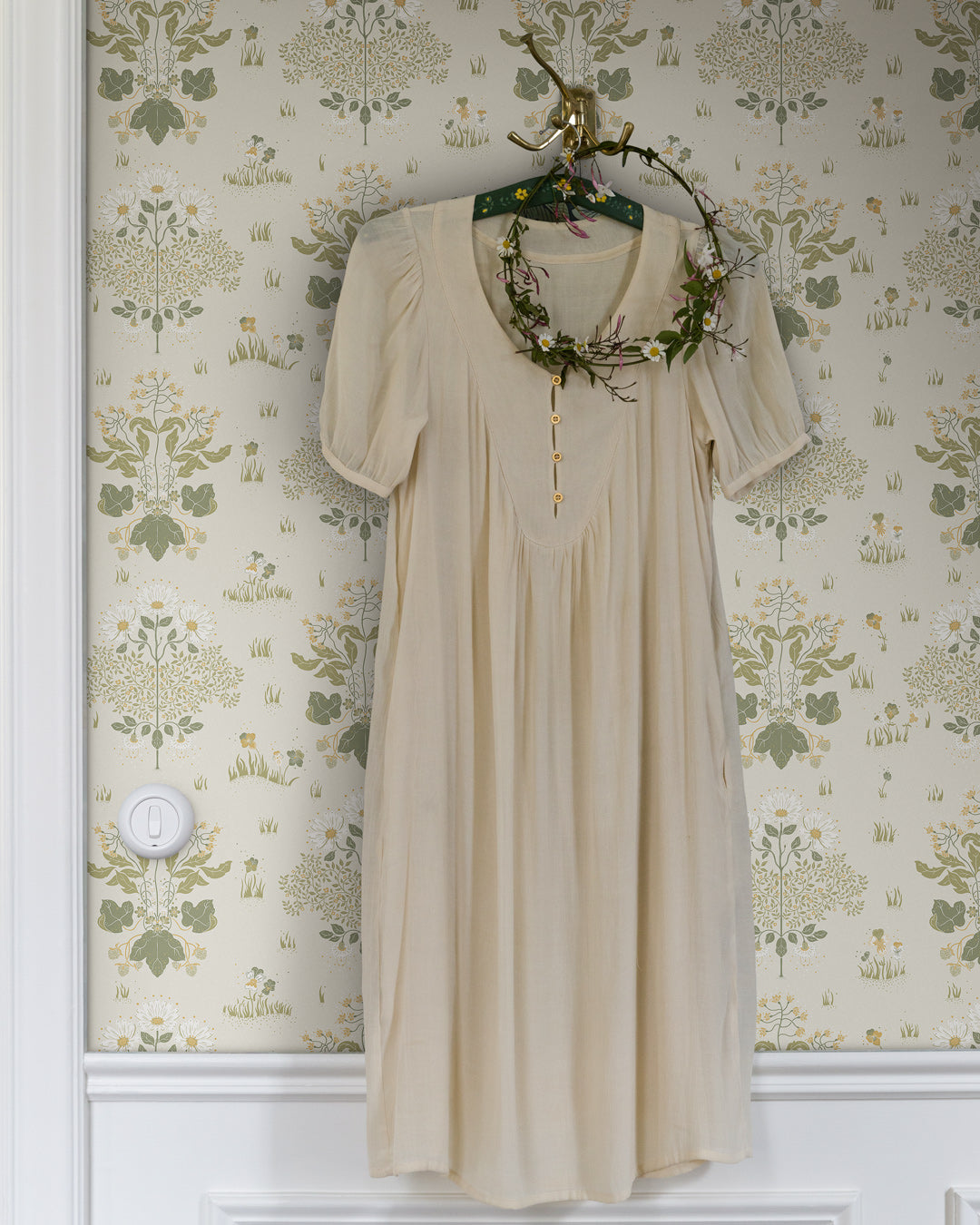 83133 - Edla Wallpaper - White Green - Midbec