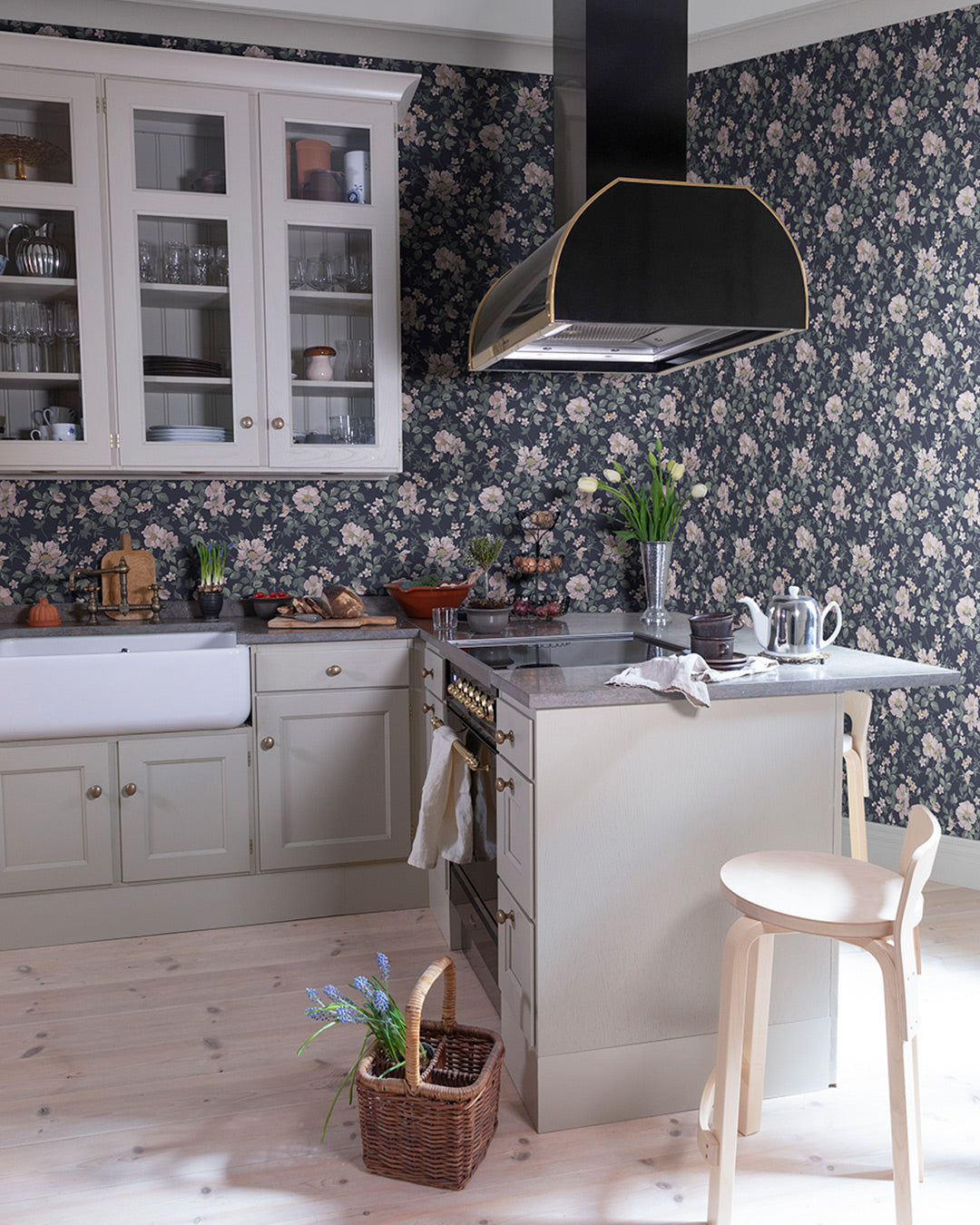 92110 - Johanna Wallpaper - Blue - Midbec