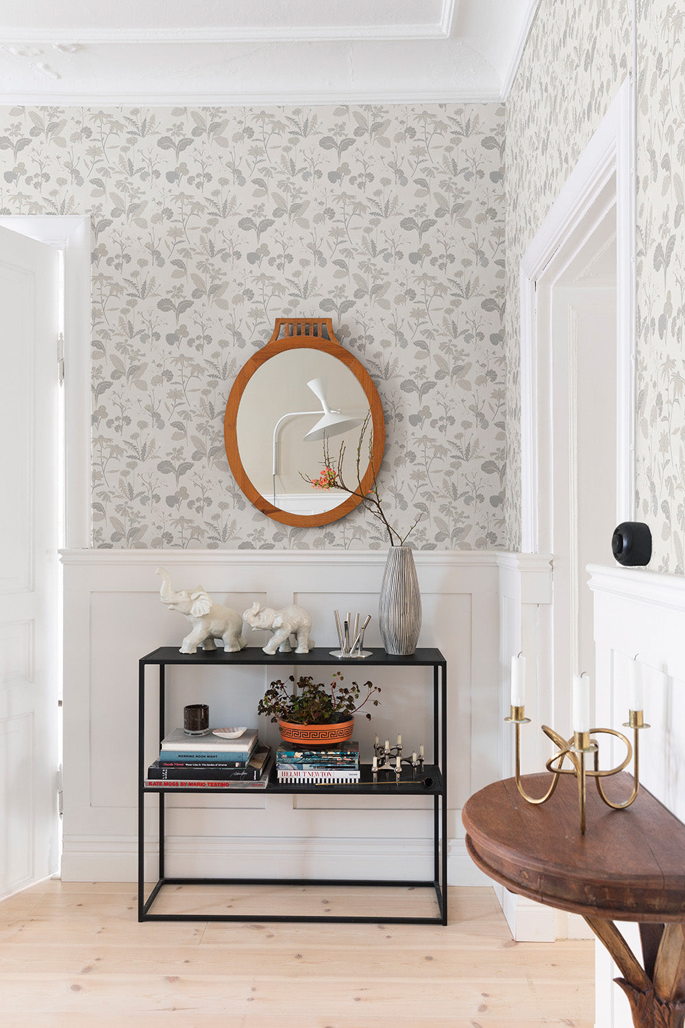 92136 - Magdalena Wallpaper - White & Gray - Midbec