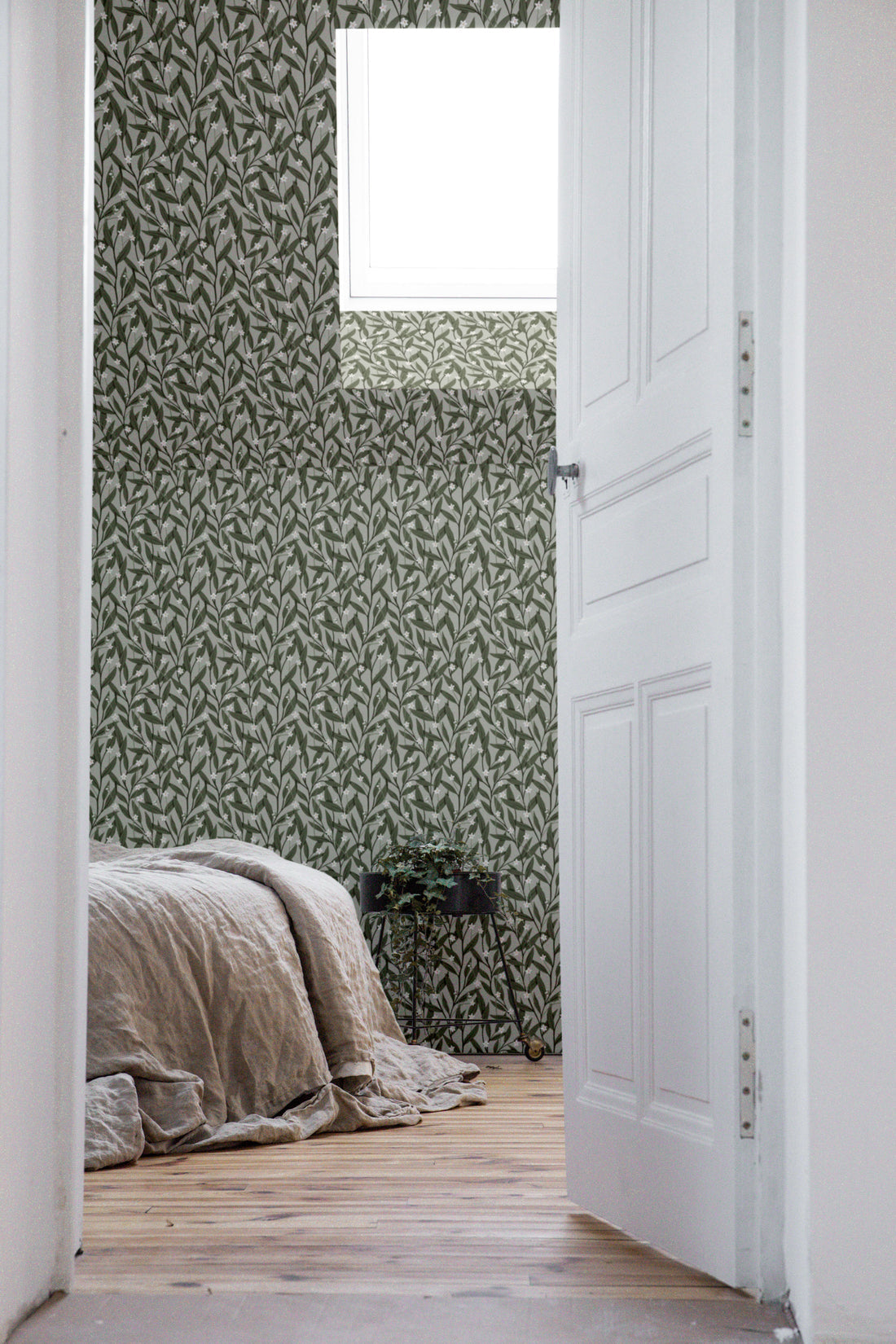 Anemone Wallpaper - Dark Green - Summer Gray
