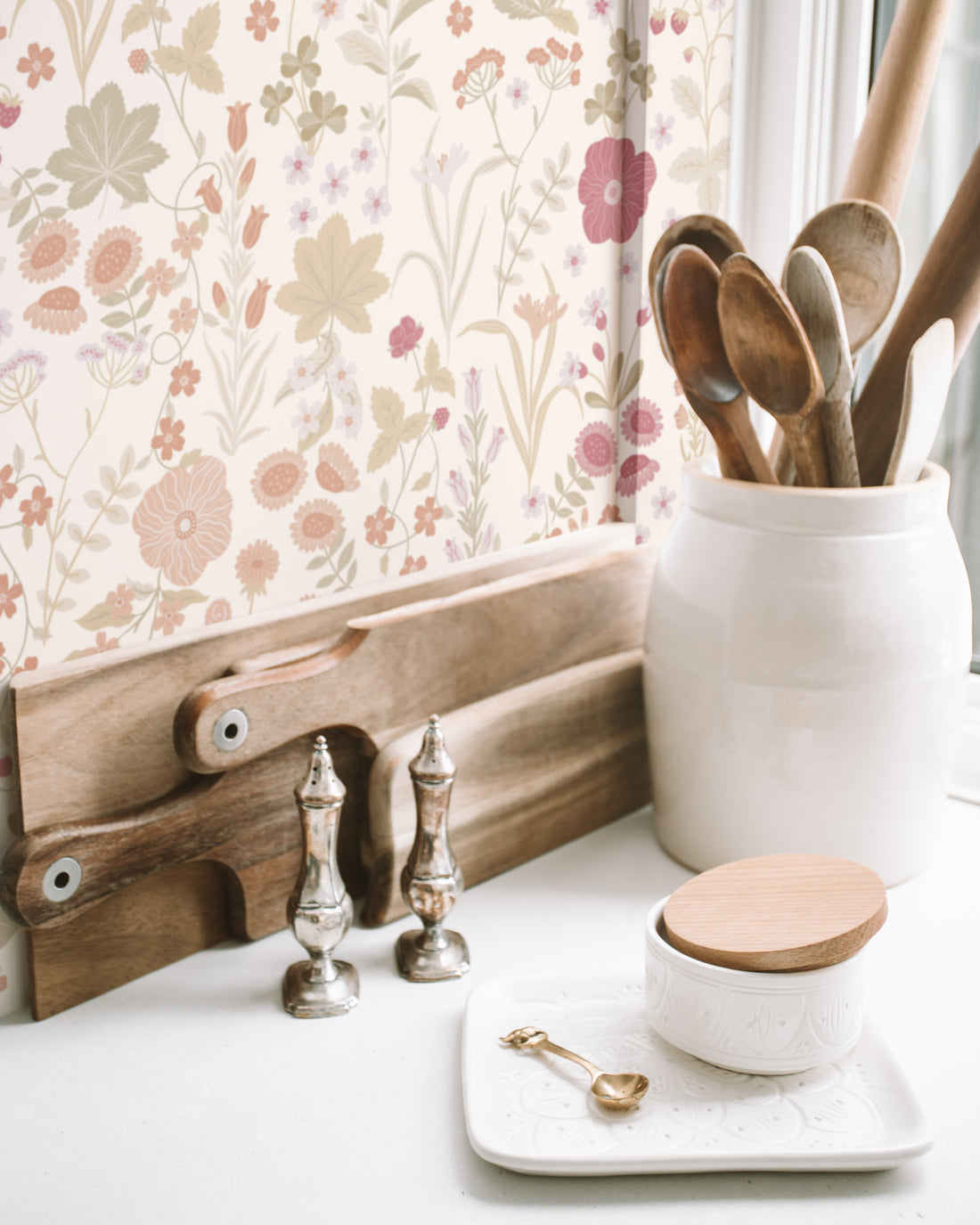 Blomstre Wallpaper - Soft Pink - Summer Gray