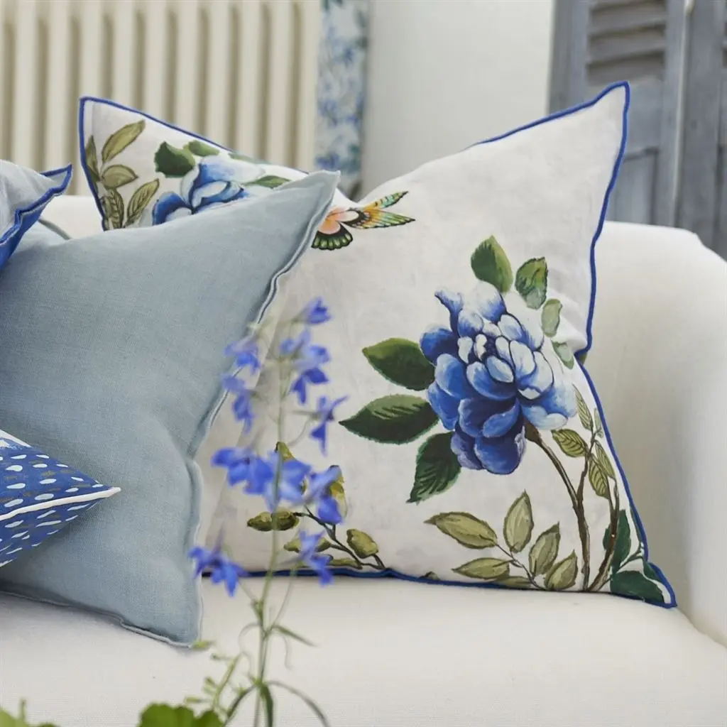 Porcelaine De Chine Cobalt Linen Cushion - Designers Guild