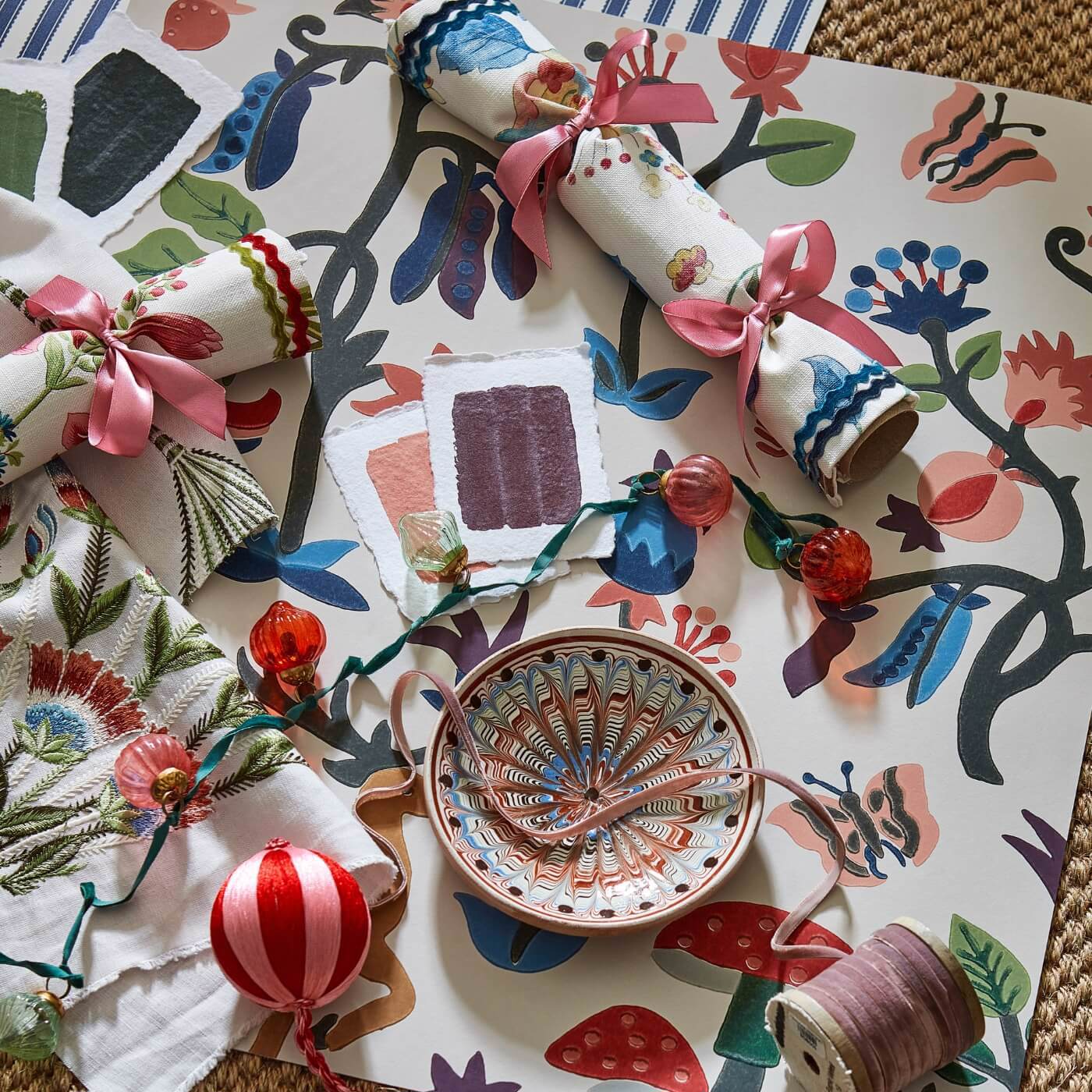 Forest Of Dean Wallpaper - Mulberry/multi - DABW217218