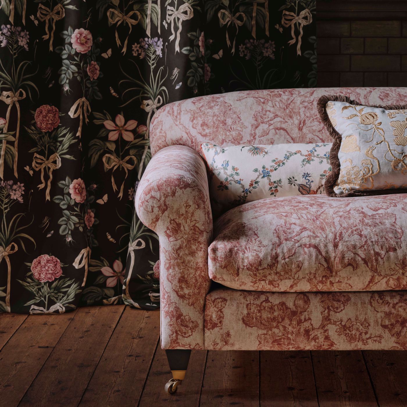 Mydsommer Pickings Smog Blue/Lame Gold Fabric - Teal - Sanderson