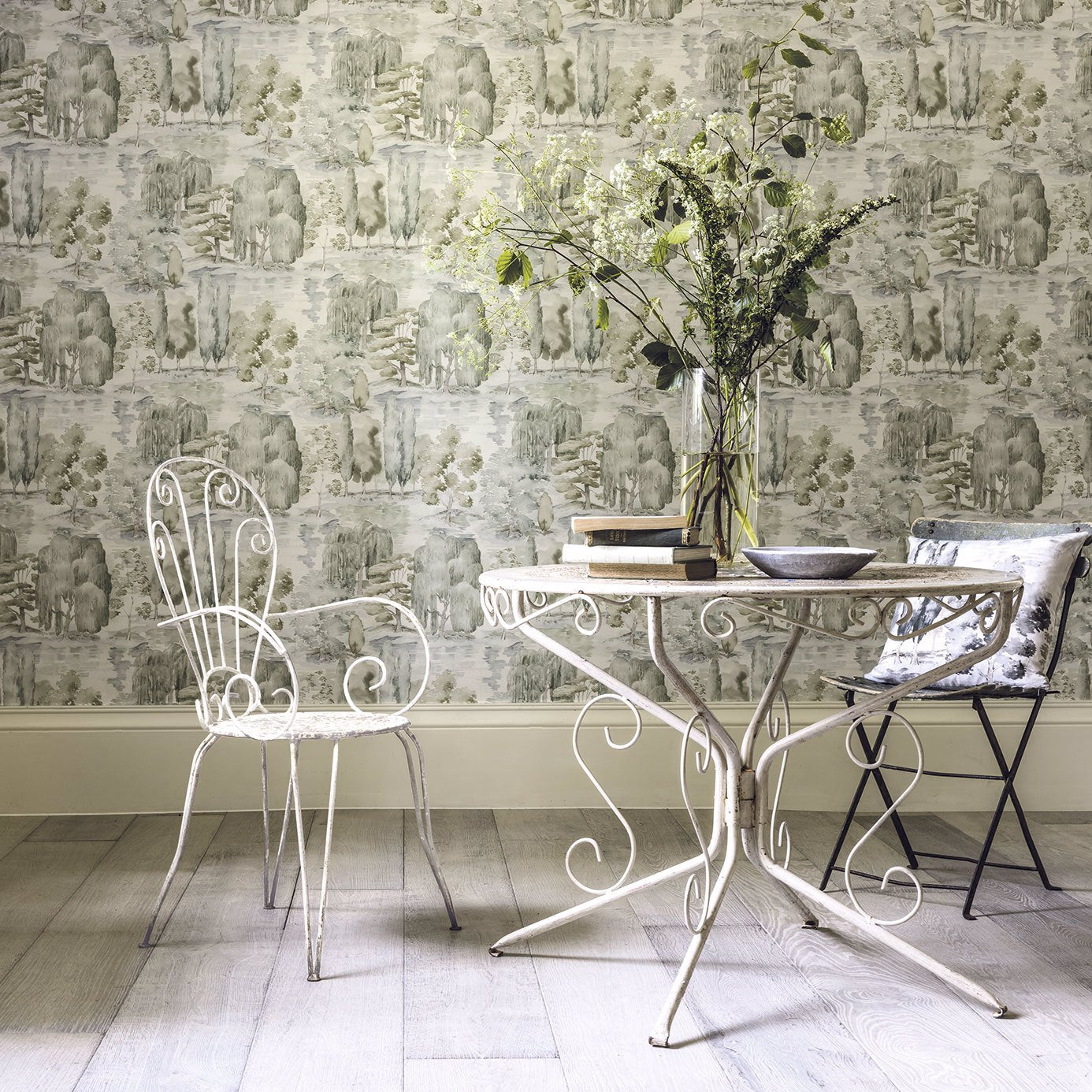 Waterperry Wallpaper - Ink/Grey - DWAP216282