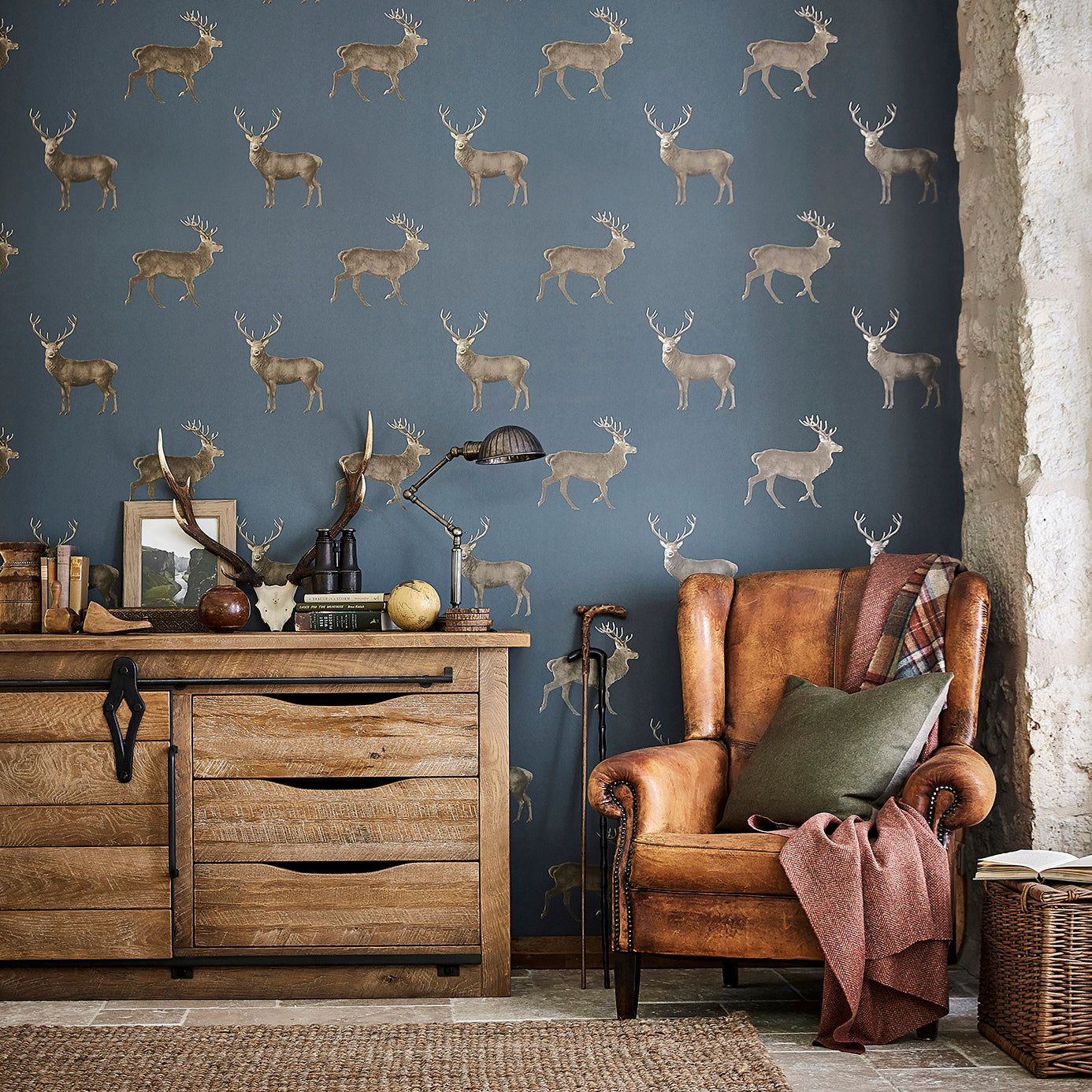 Evesham Deer Wallpaper - Silver Grey - DYSI216619