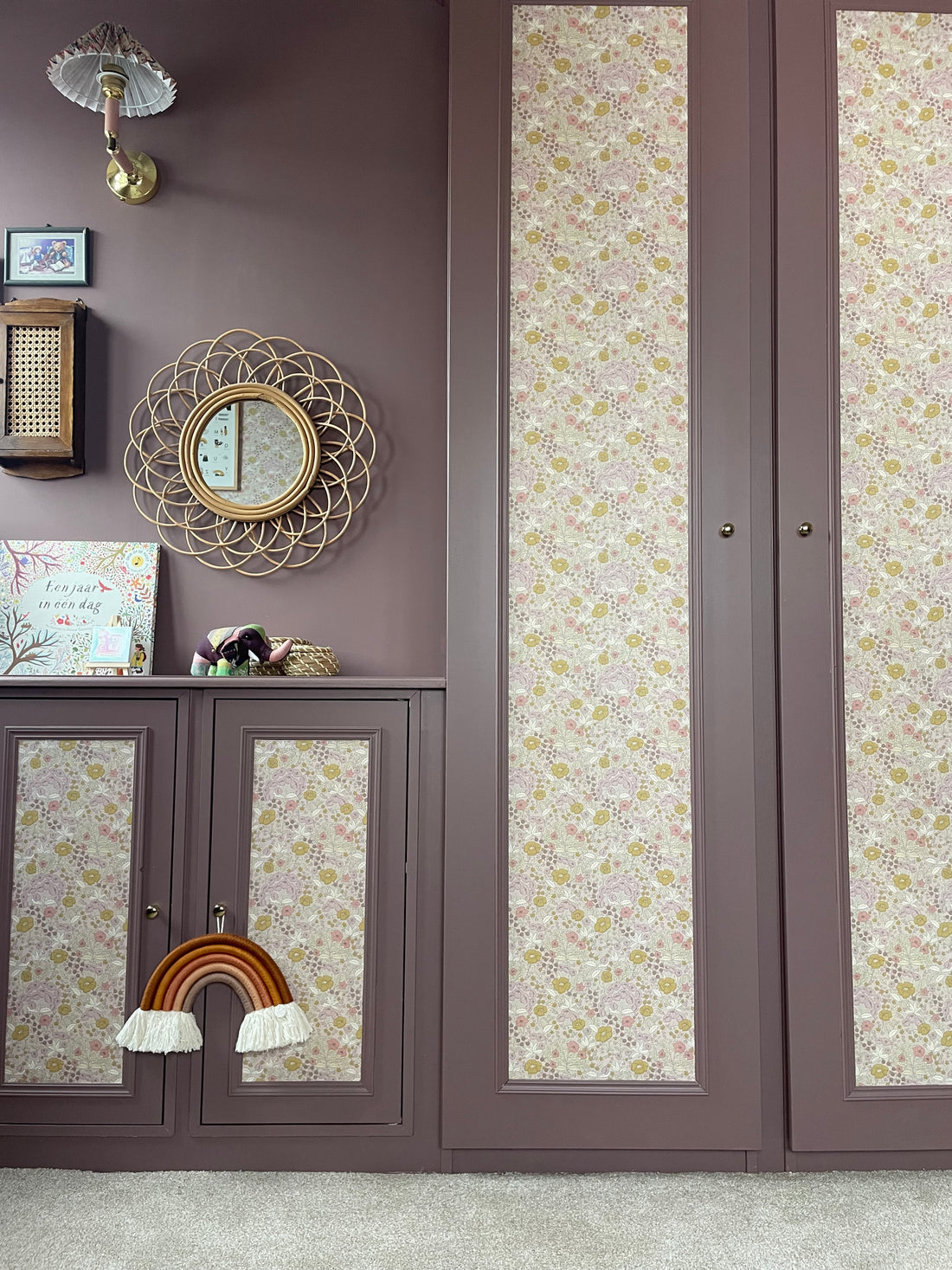 Doris Wallpaper - Pink - Summer Gray
