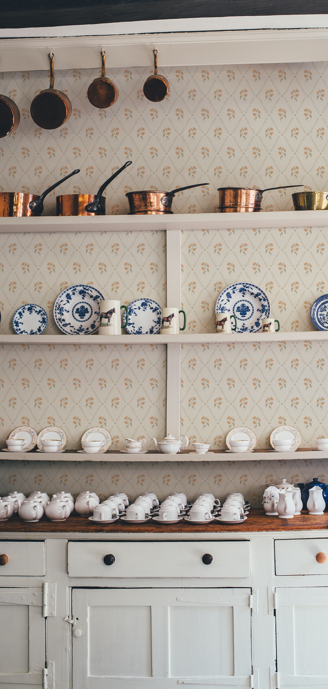 Eline Wallpaper - Spring - Summer Gray
