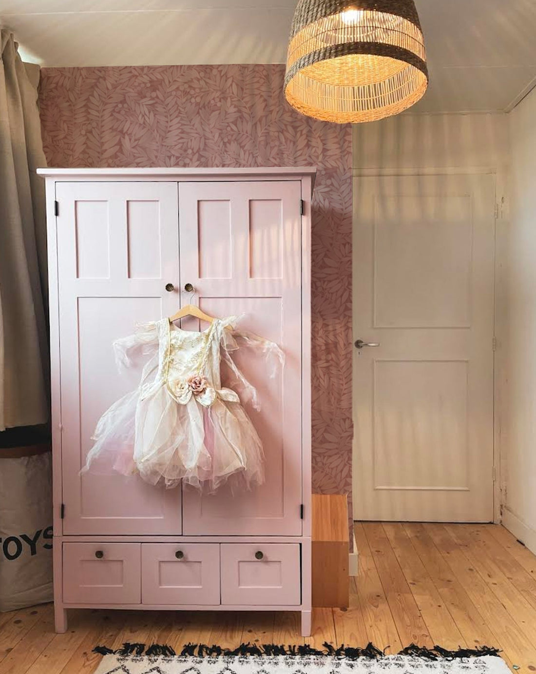 Eve Wallpaper - Rose - Summer Gray
