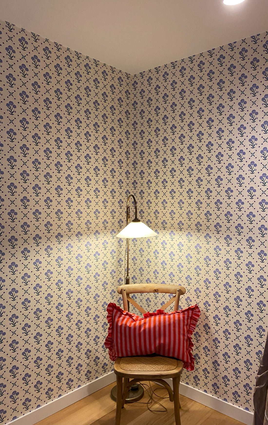 Floral Trellis Wallpaper - Sky - Summer Gray
