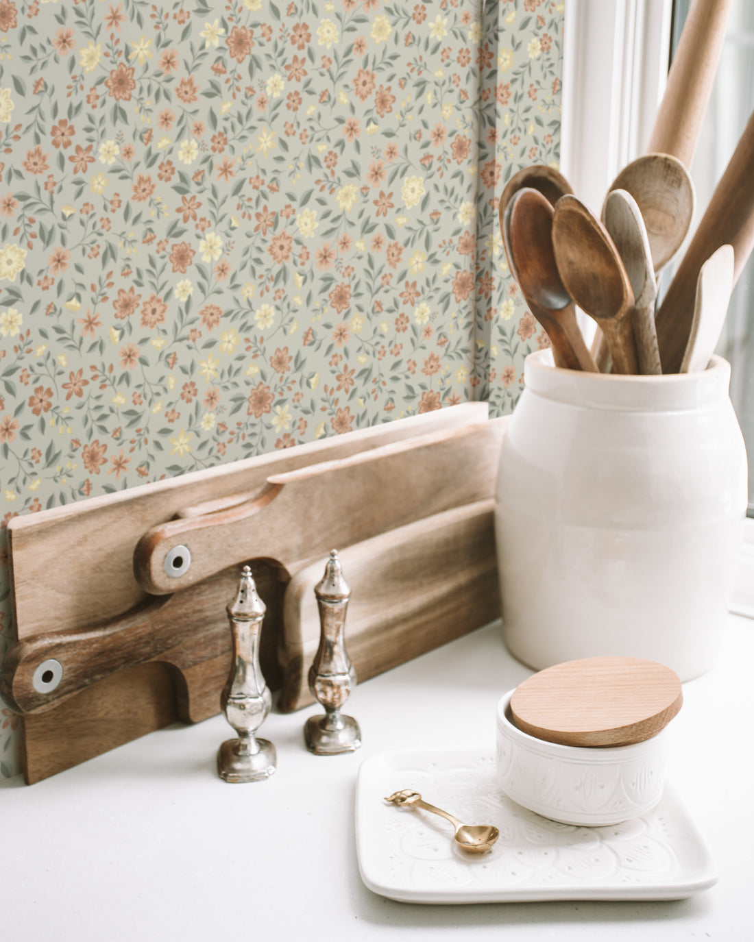 Freja Wallpaper - Earth - Summer Gray
