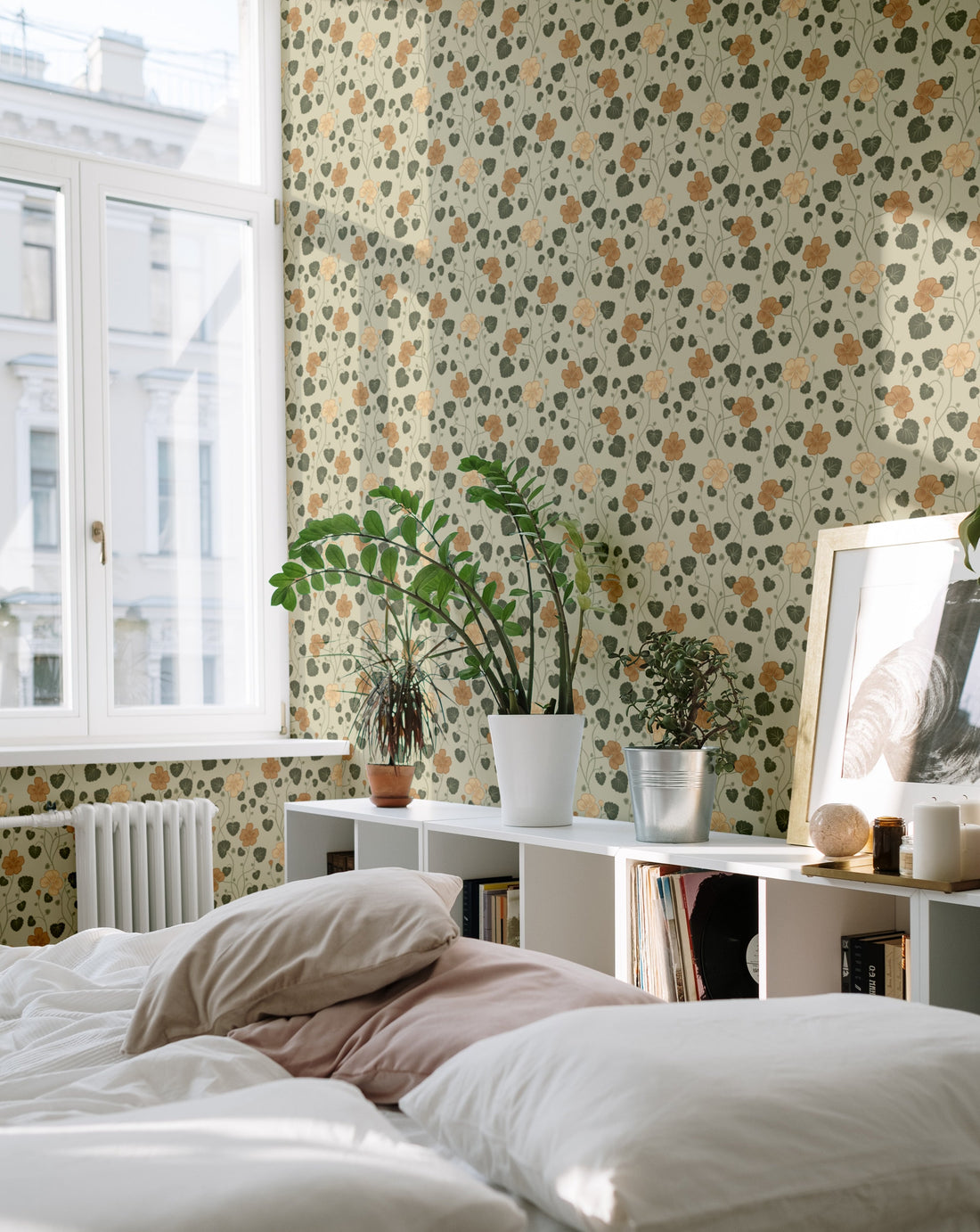 Hallie Wallpaper - Cream - Summer Gray
