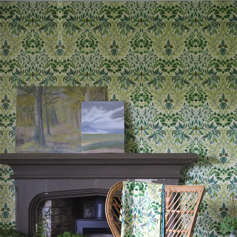 Karakusa Wallpaper - Emerald - PDG1157/04 - Designers Guild