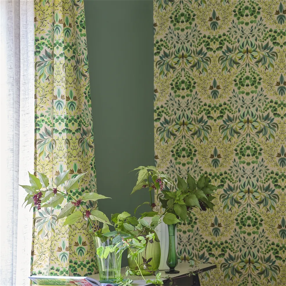 Karakusa Wallpaper - Emerald - PDG1157/04 - Designers Guildper