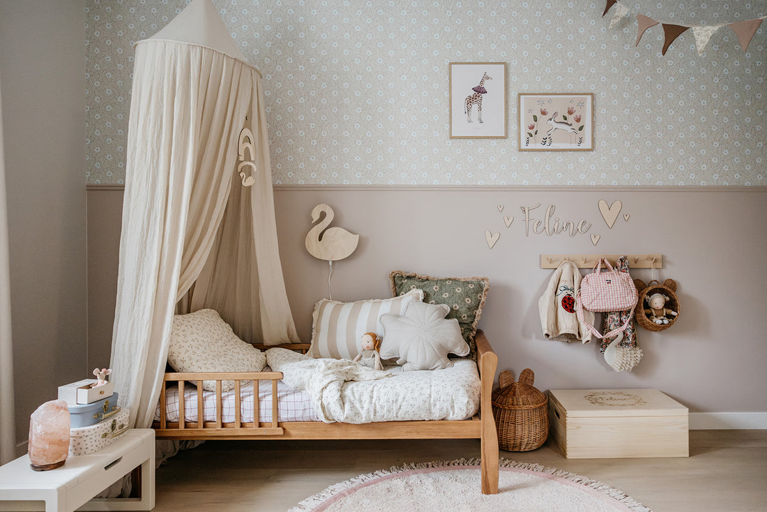 Kicki Wallpaper - Apricot - Summer Gray
