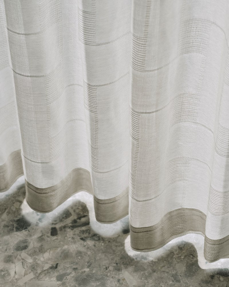 Nolan Fabric - White - Larsen