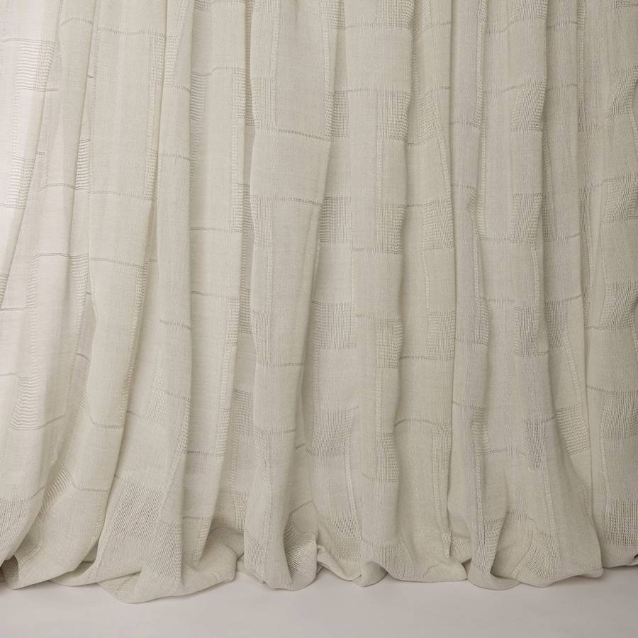 Nolan Fabric - White - Larsen