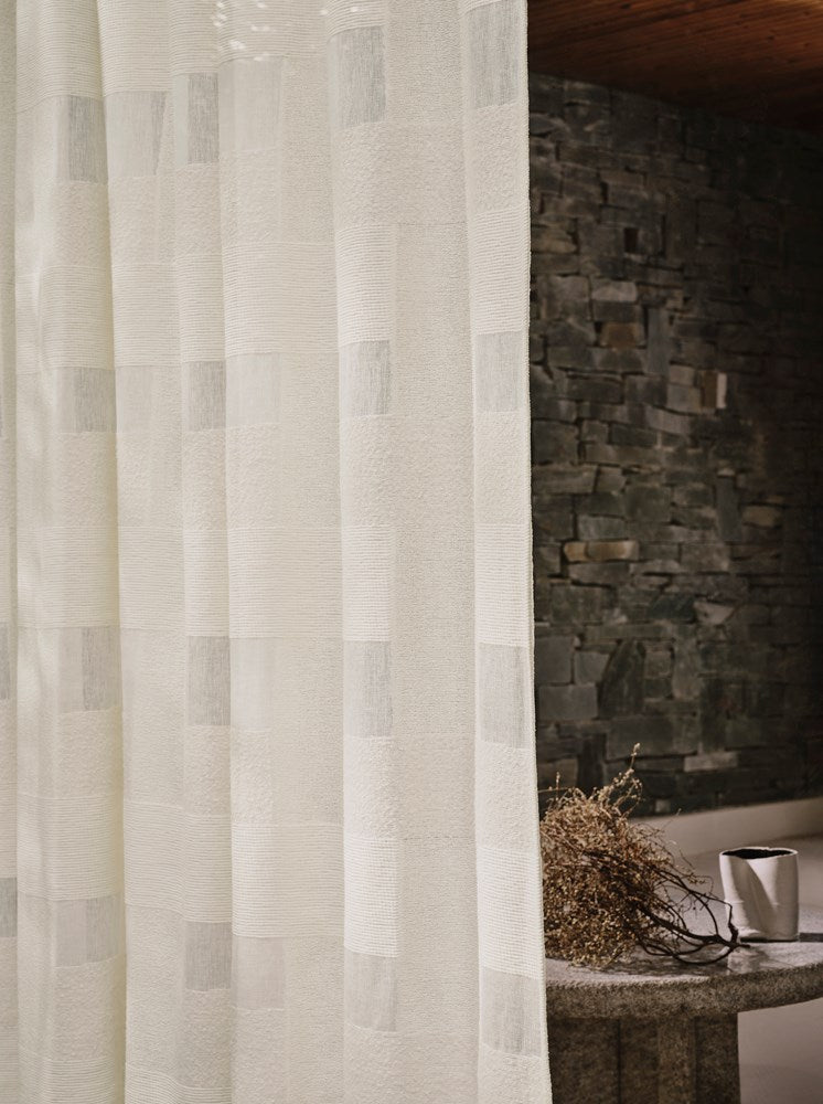 Juma Fabric - White - Larsen