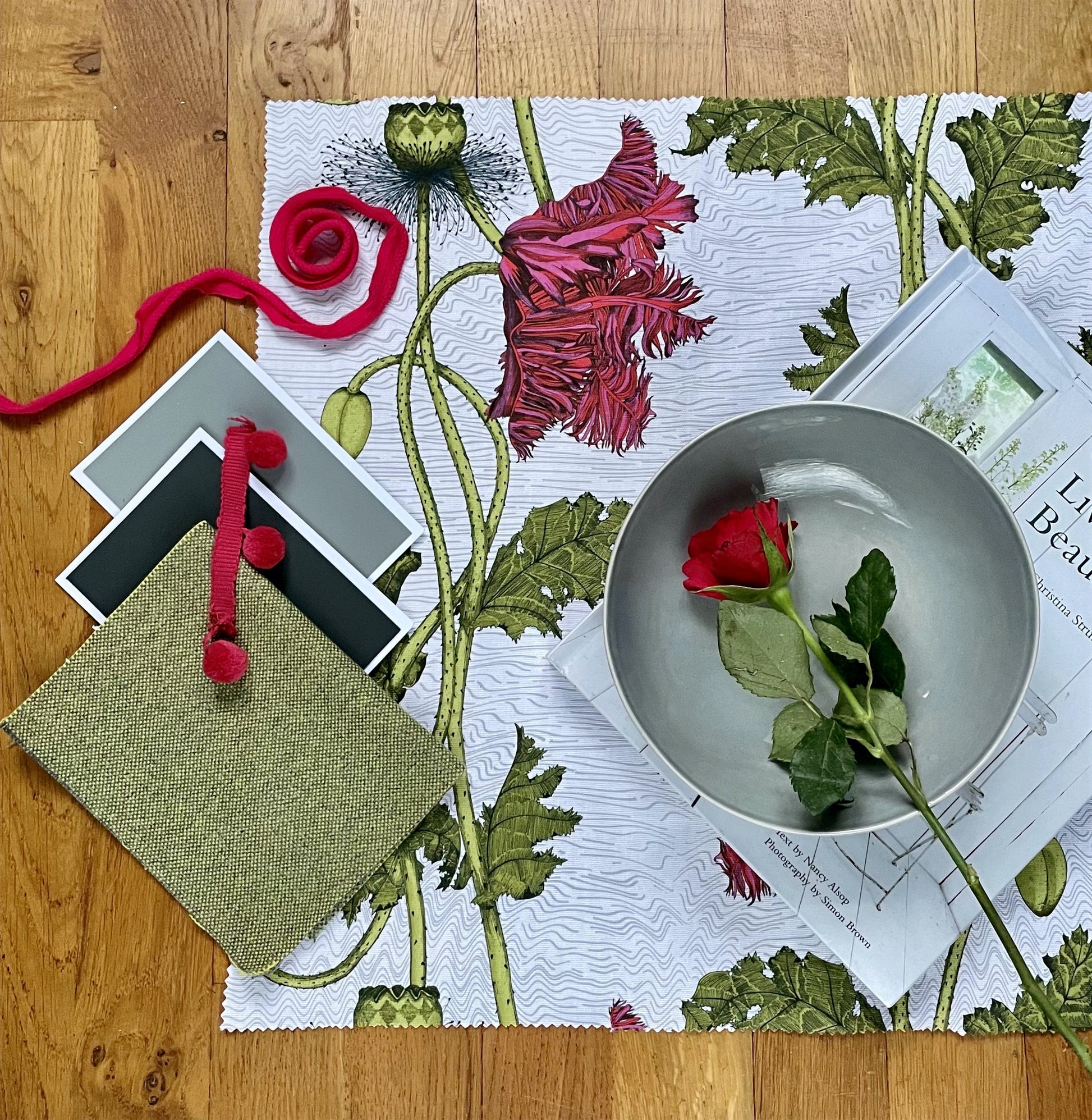 Poppy Fabric - White - Petronella Hall