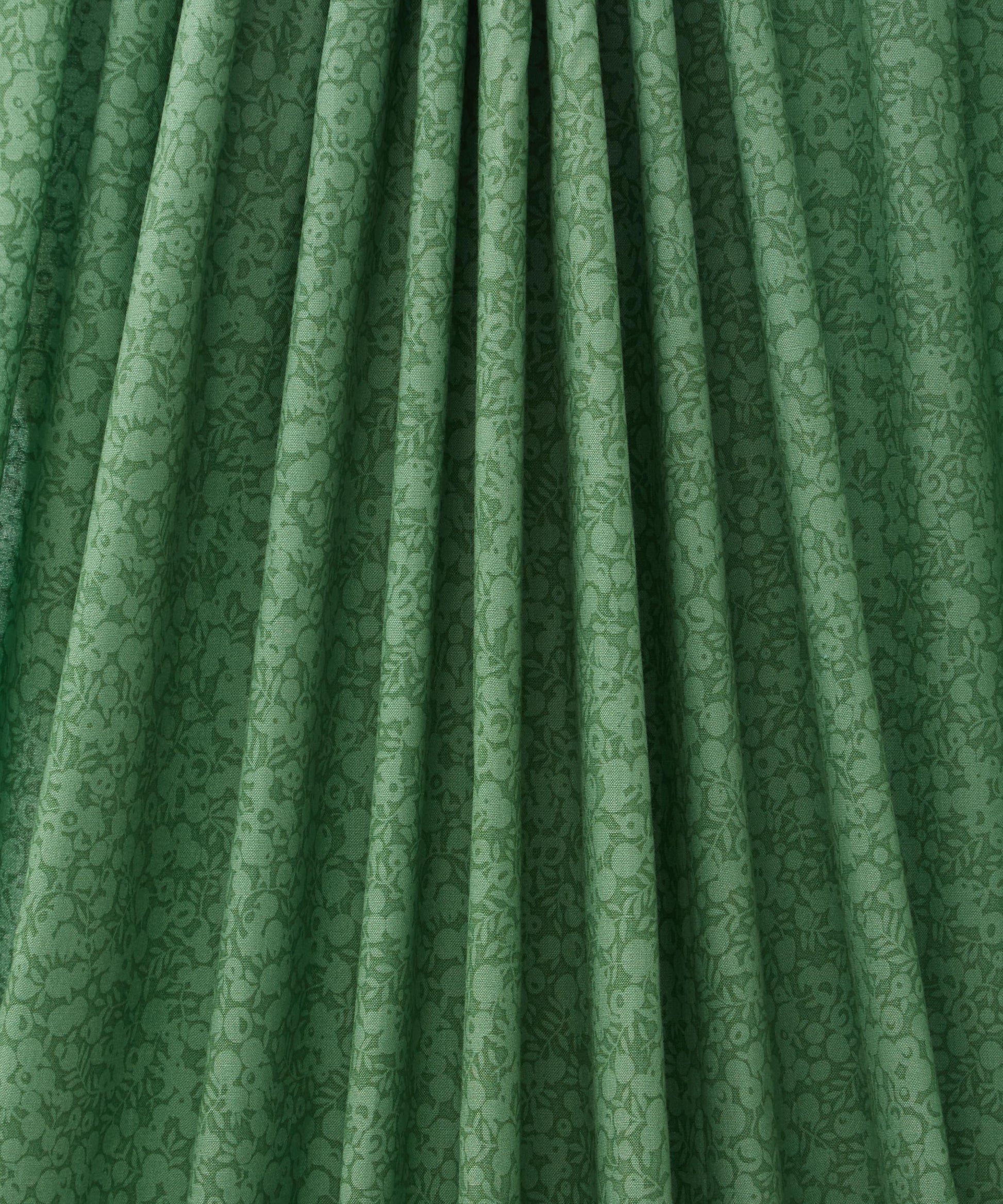 Leaf Wiltshire Shadow Lasenby Cotton Fabric - Green - Liberty