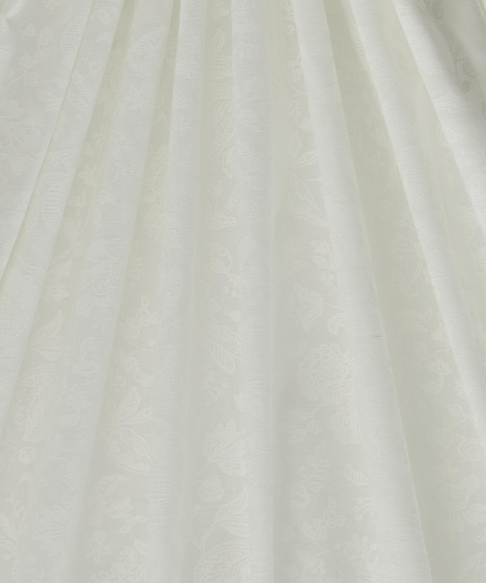 Victoria Lace Floral Lasenby Quilting Cotton Fabric - Silver - Liberty