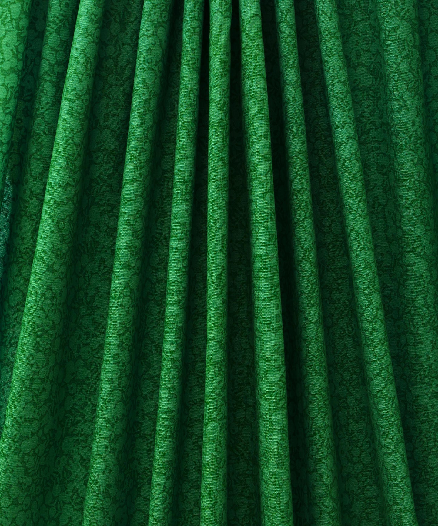 Clover Wiltshire Shadow Lasenby Quilting Cotton Fabric - Green - Liberty